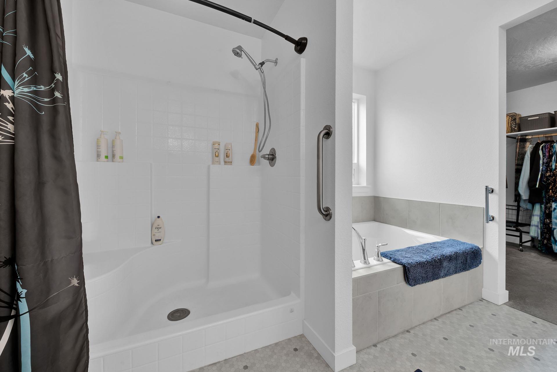 17032 Thomas Paine Way Property Photo 47