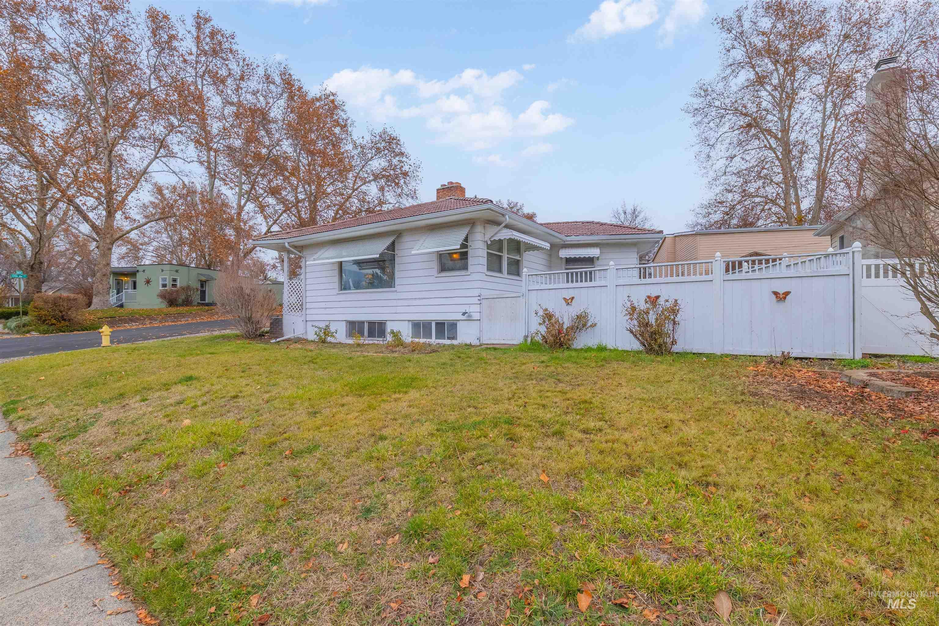 106 13th Avenue Property Photo 3