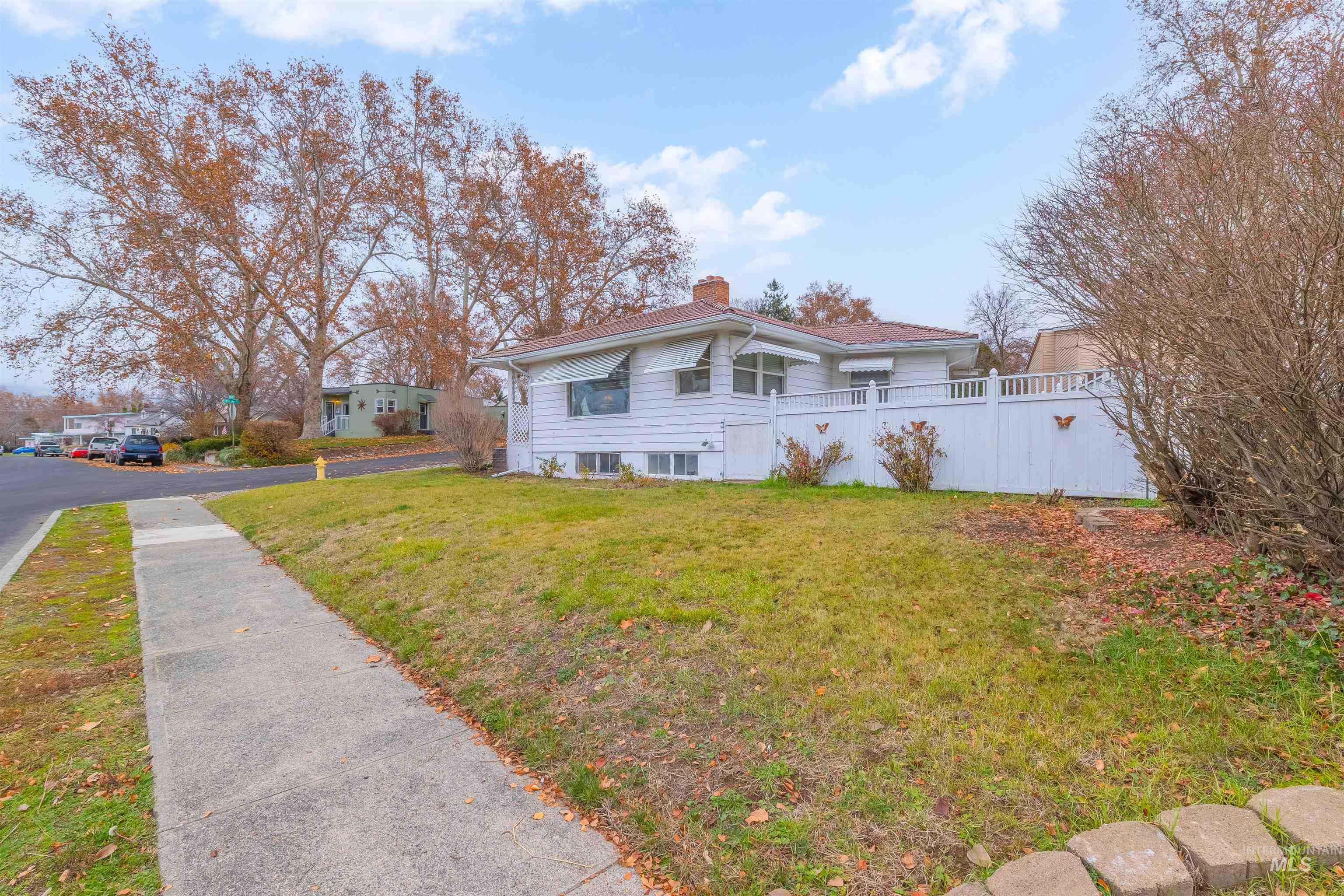 106 13th Avenue Property Photo 4