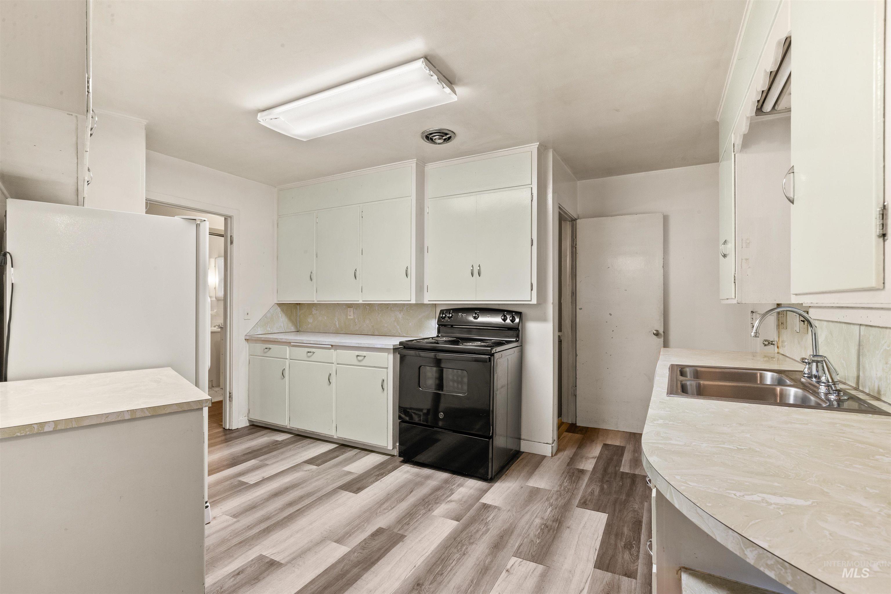 106 13th Avenue Property Photo 16