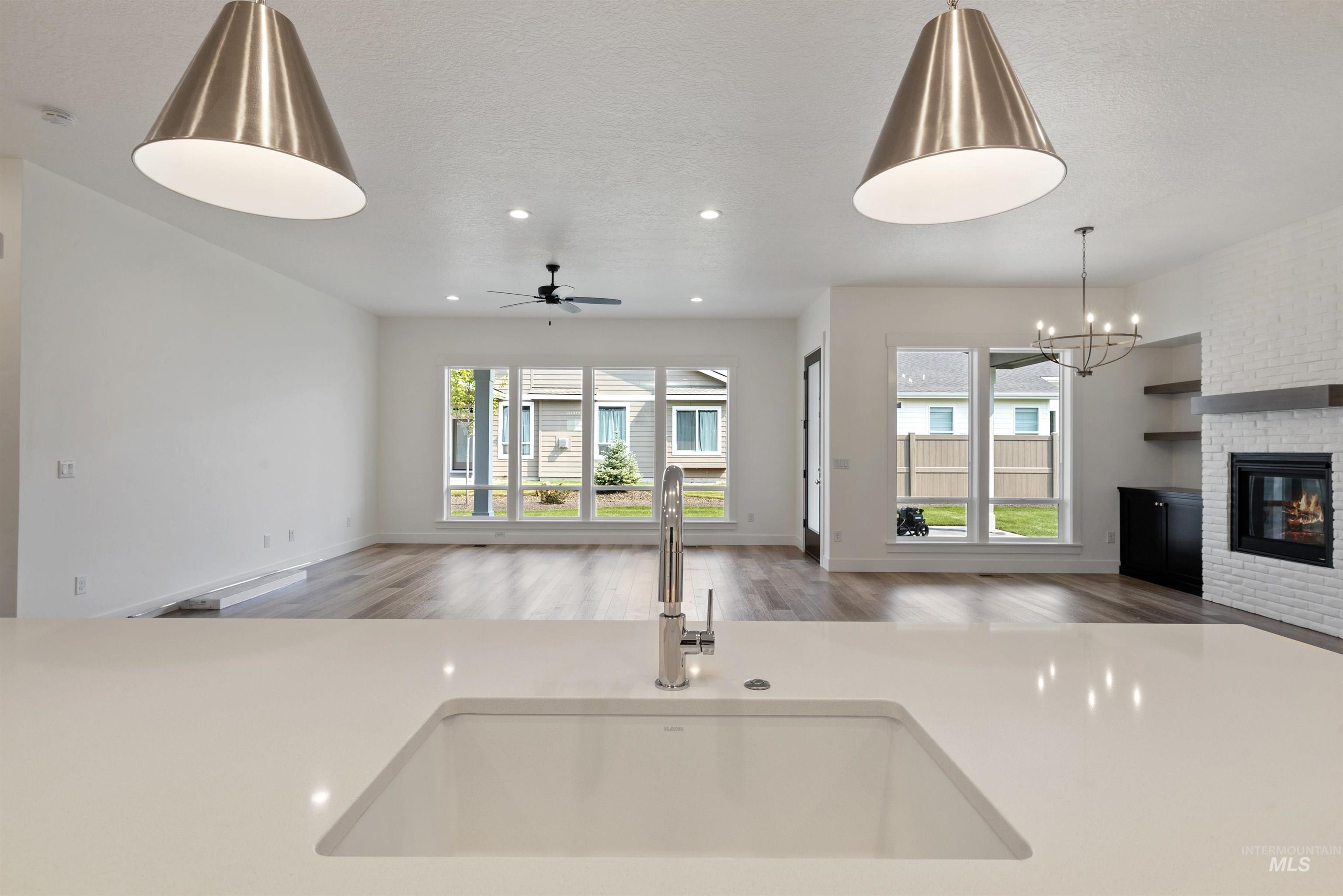 1147 N Gracie Avenue Property Photo 6