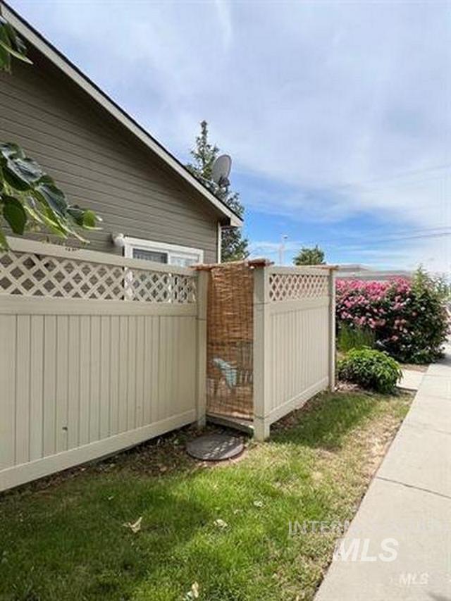 11073 W Garverdale Unit #104 Property Photo 10