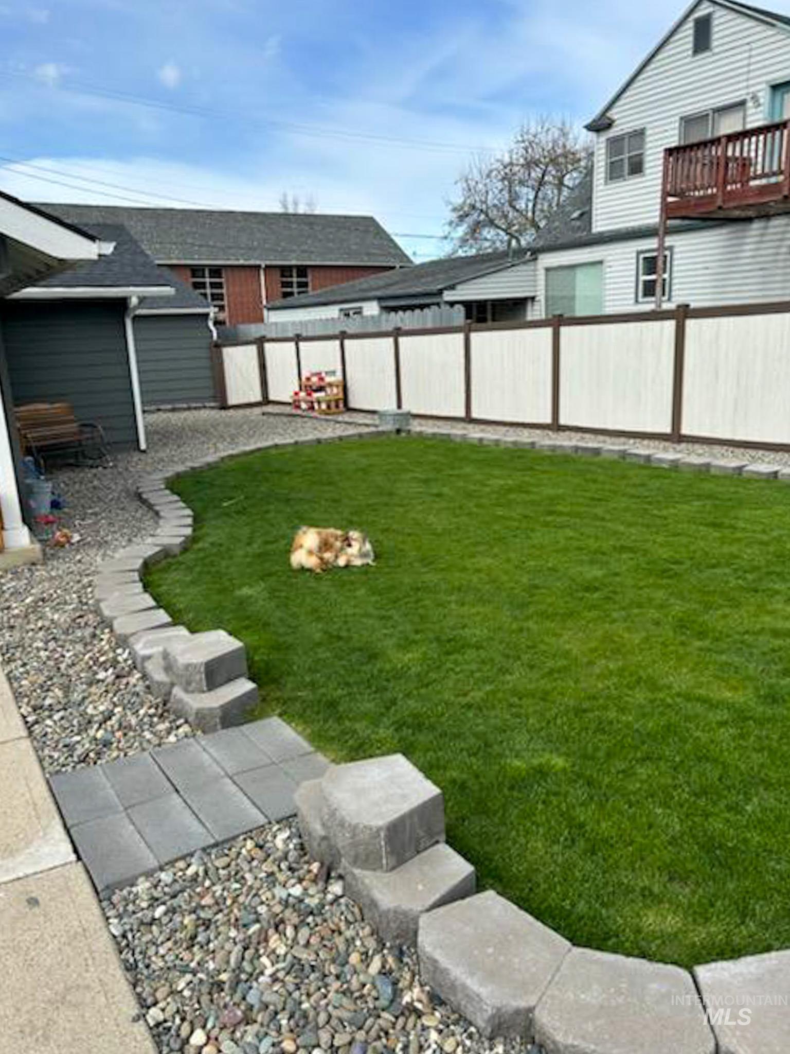 409 W South Street Property Photo 3