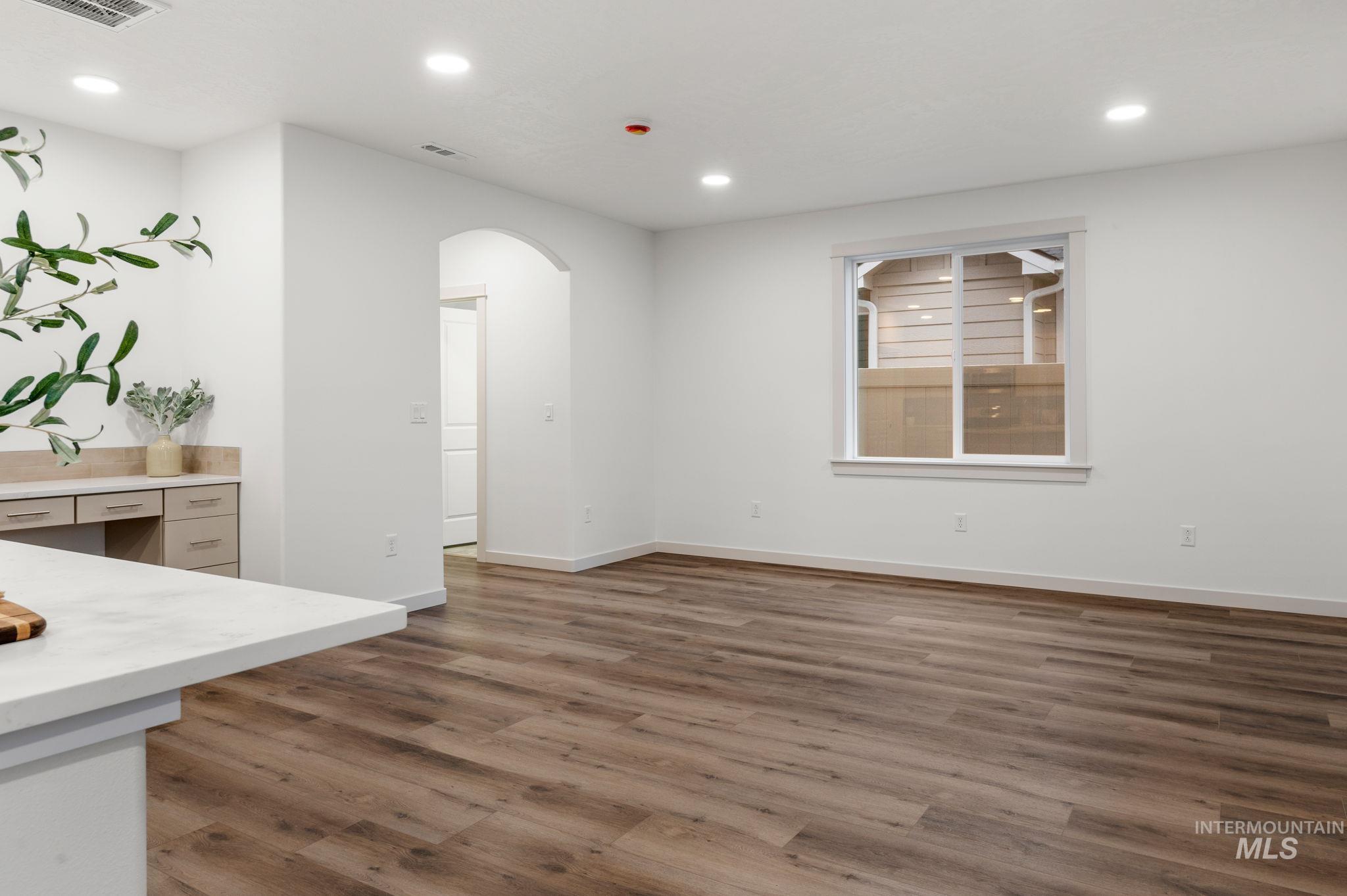 2443 Legacy Court Property Photo 10