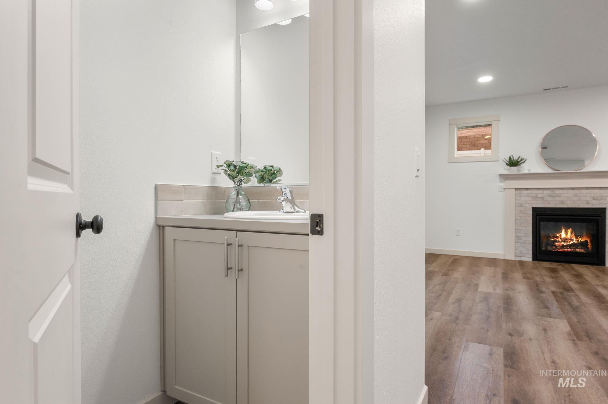 2443 Legacy Court Property Photo 13