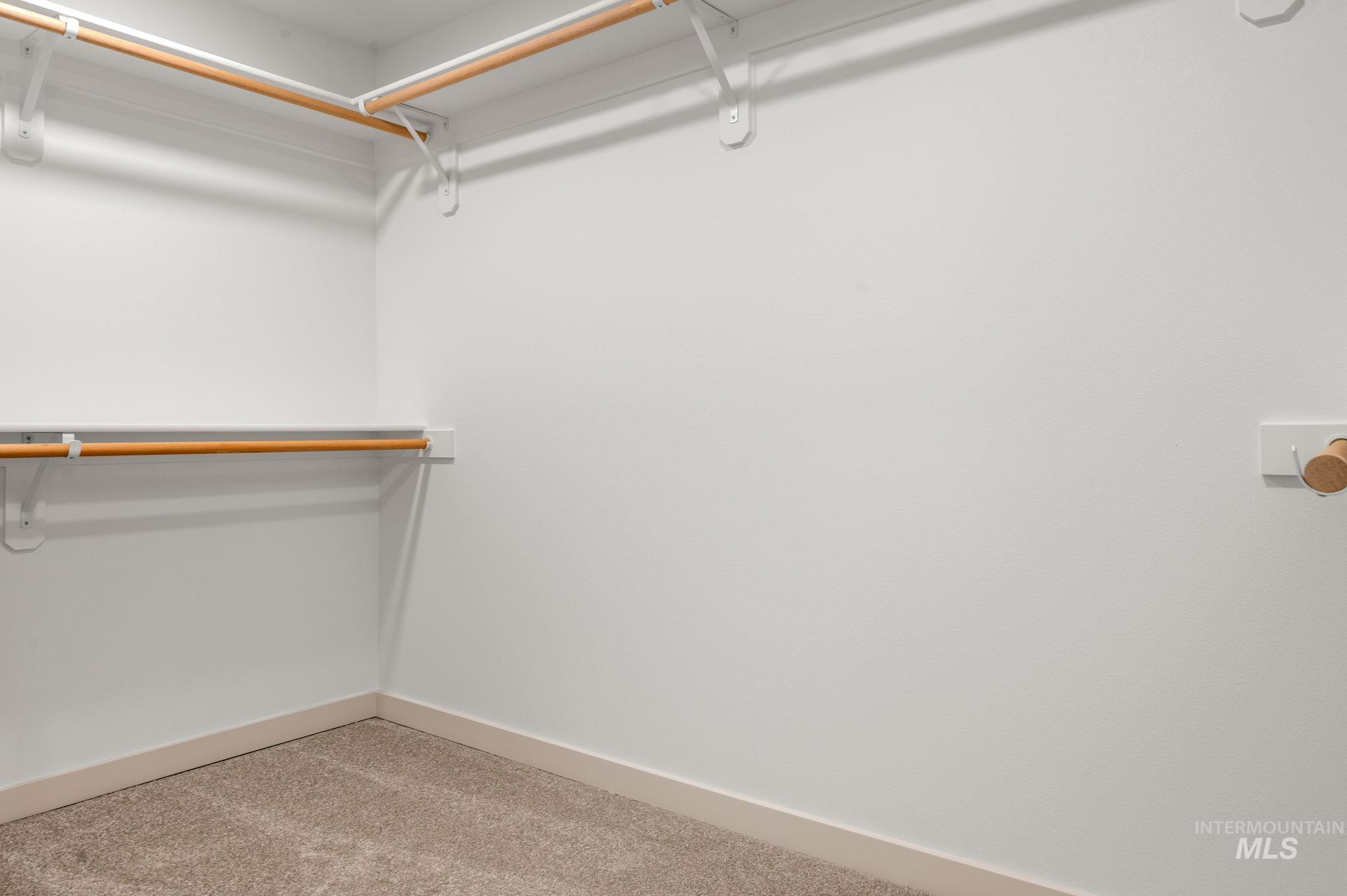 2443 Legacy Court Property Photo 17