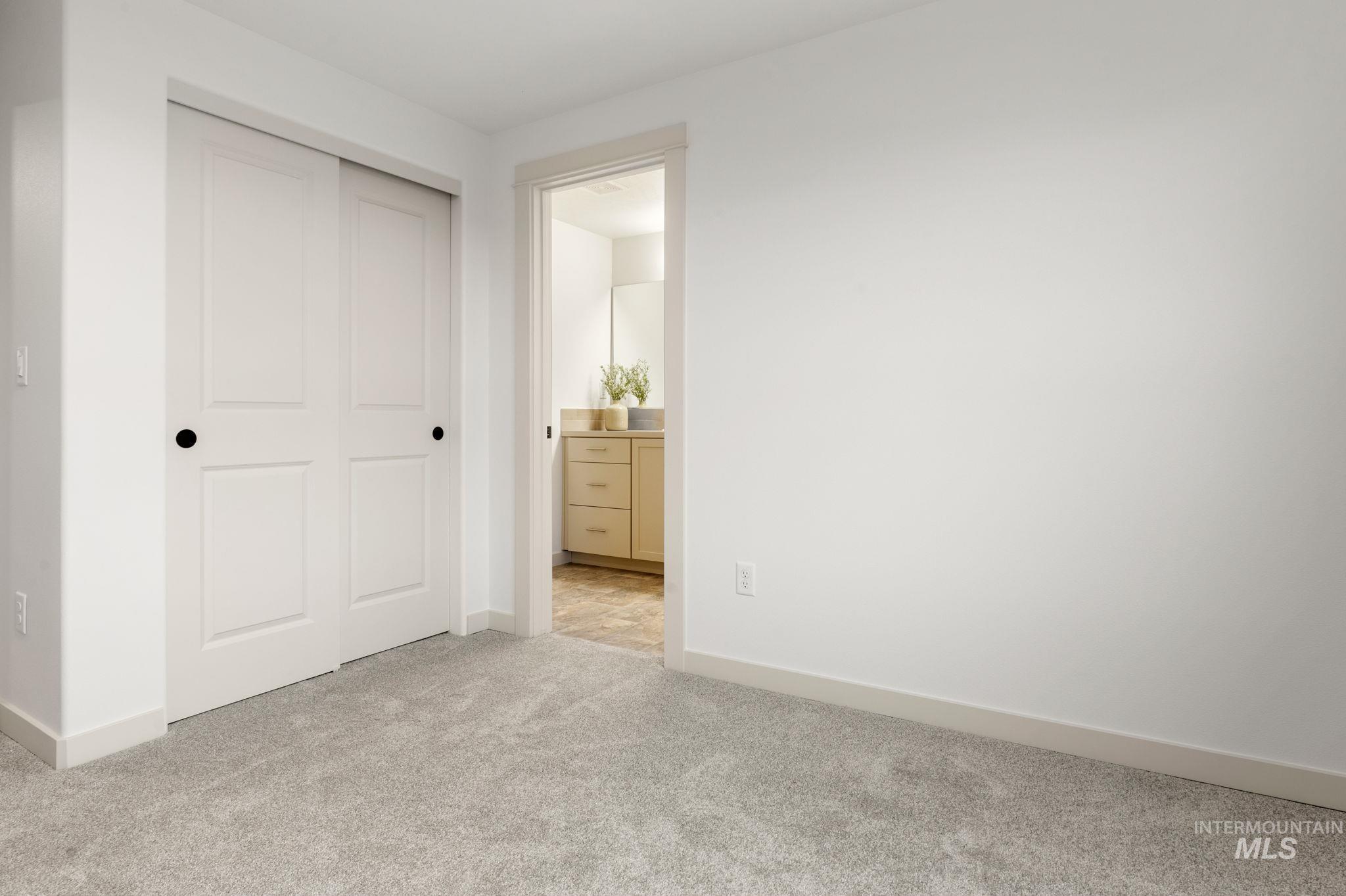 2443 Legacy Court Property Photo 18