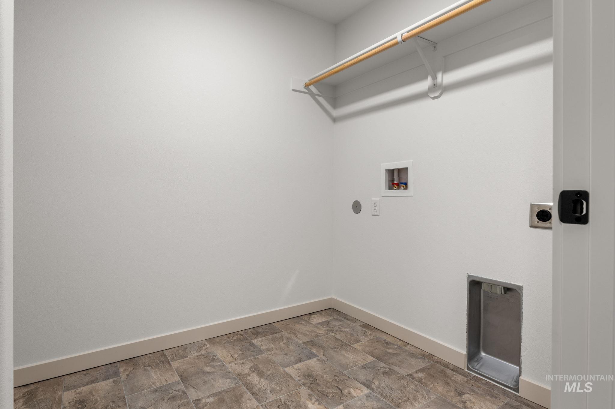 2443 Legacy Court Property Photo 24
