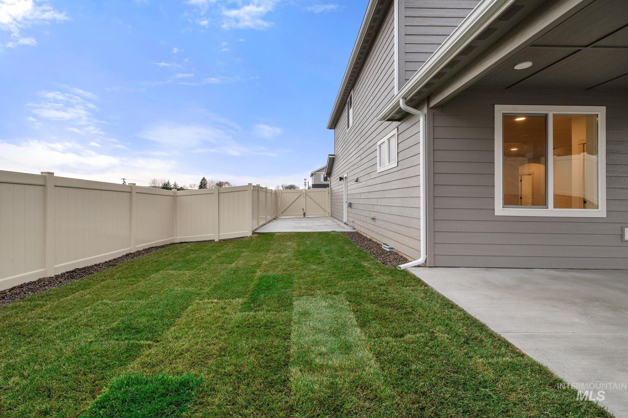 2443 Legacy Court Property Photo 27