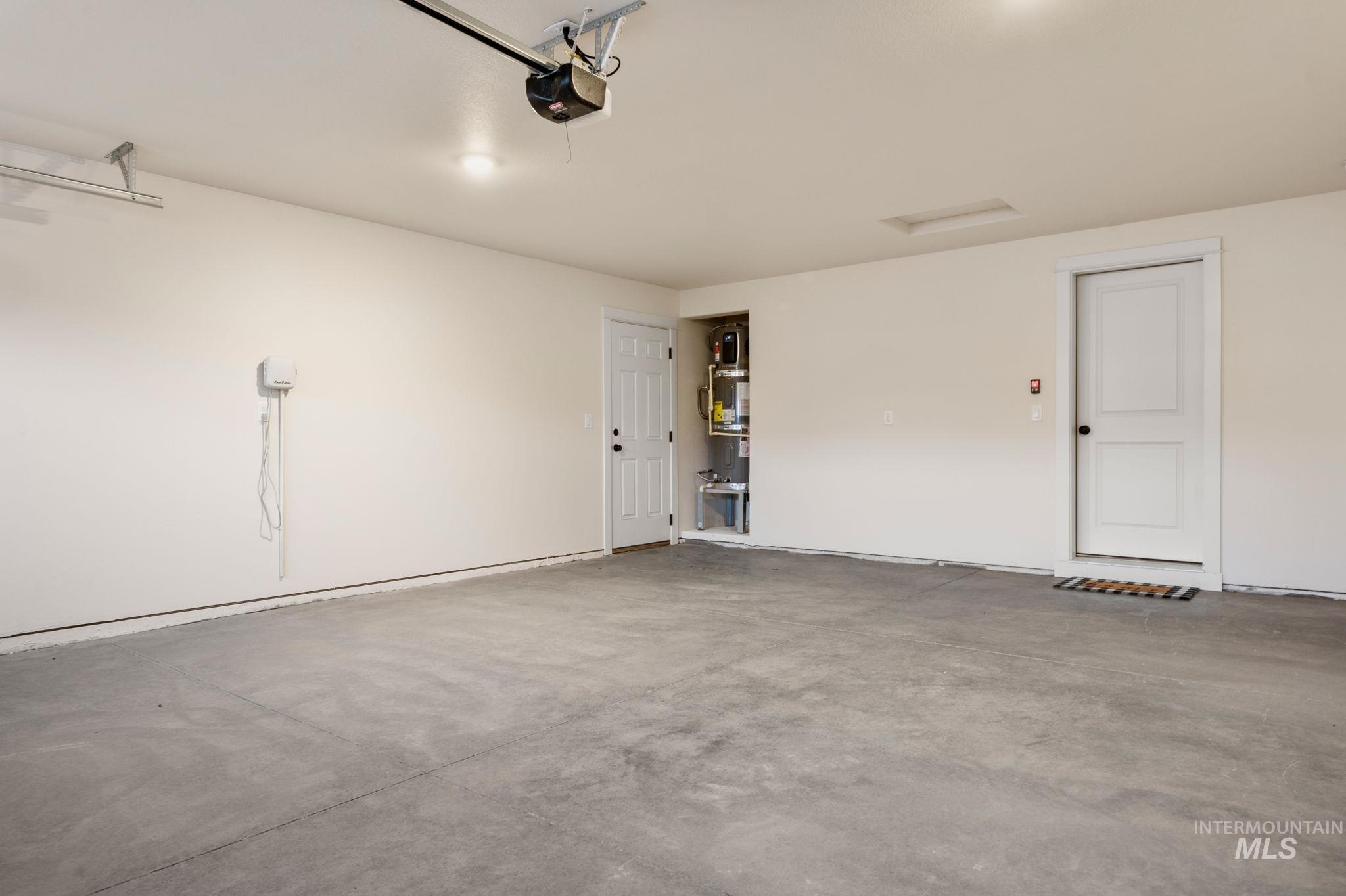 2430 Legacy Court Property Photo 19