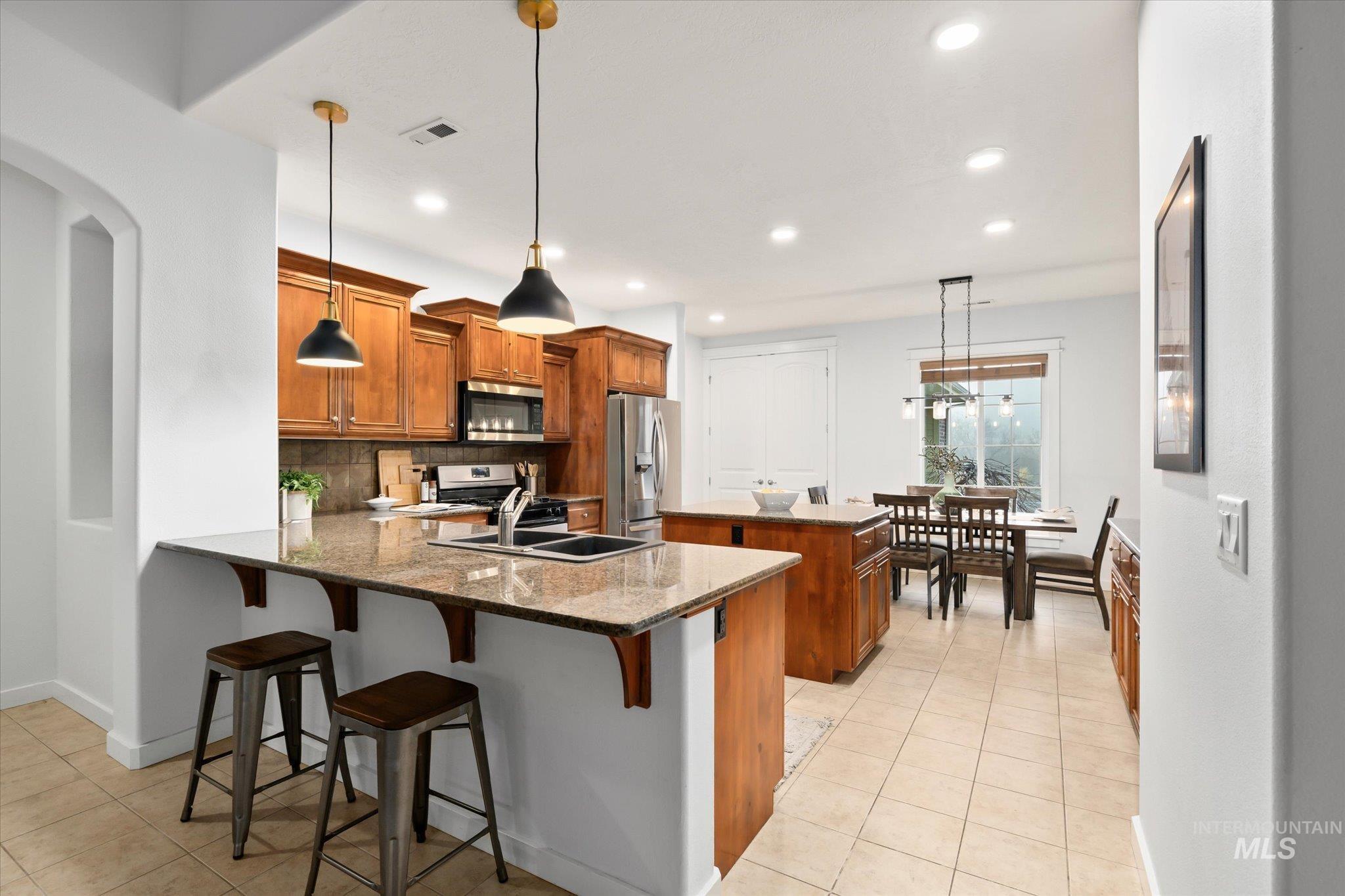 18222 N Streams Edge Way Property Photo 1