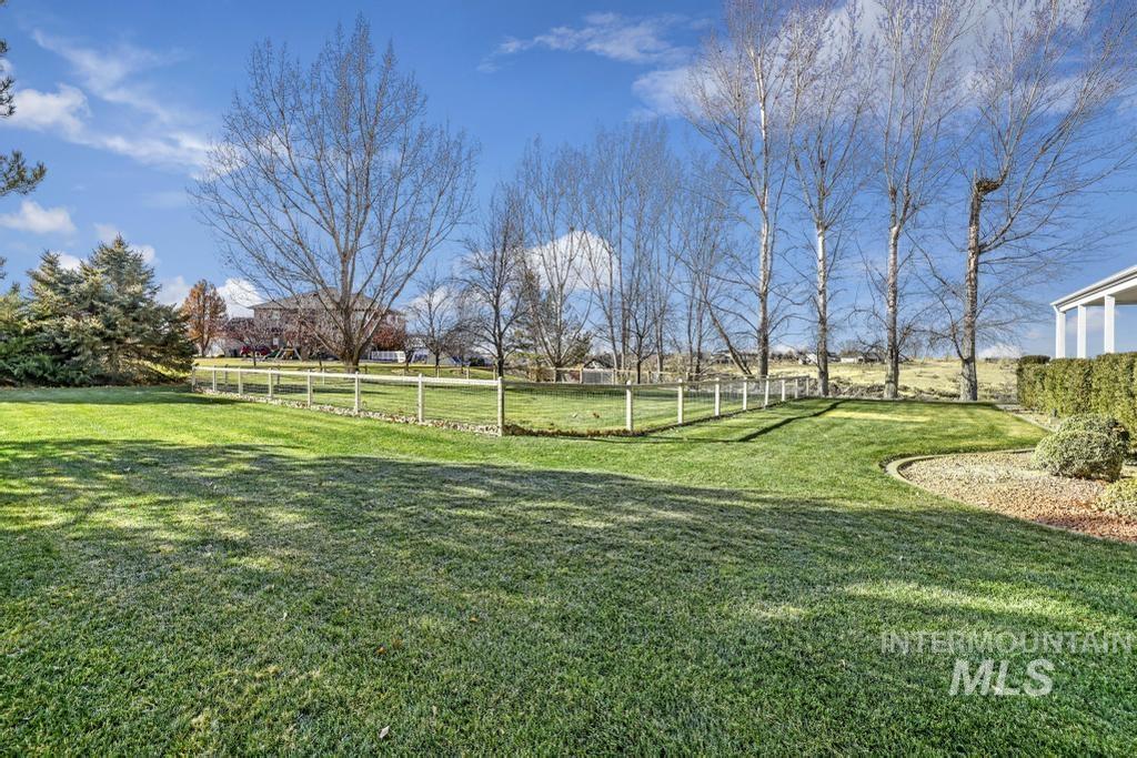 4133 Creek View Dr. Property Photo 5