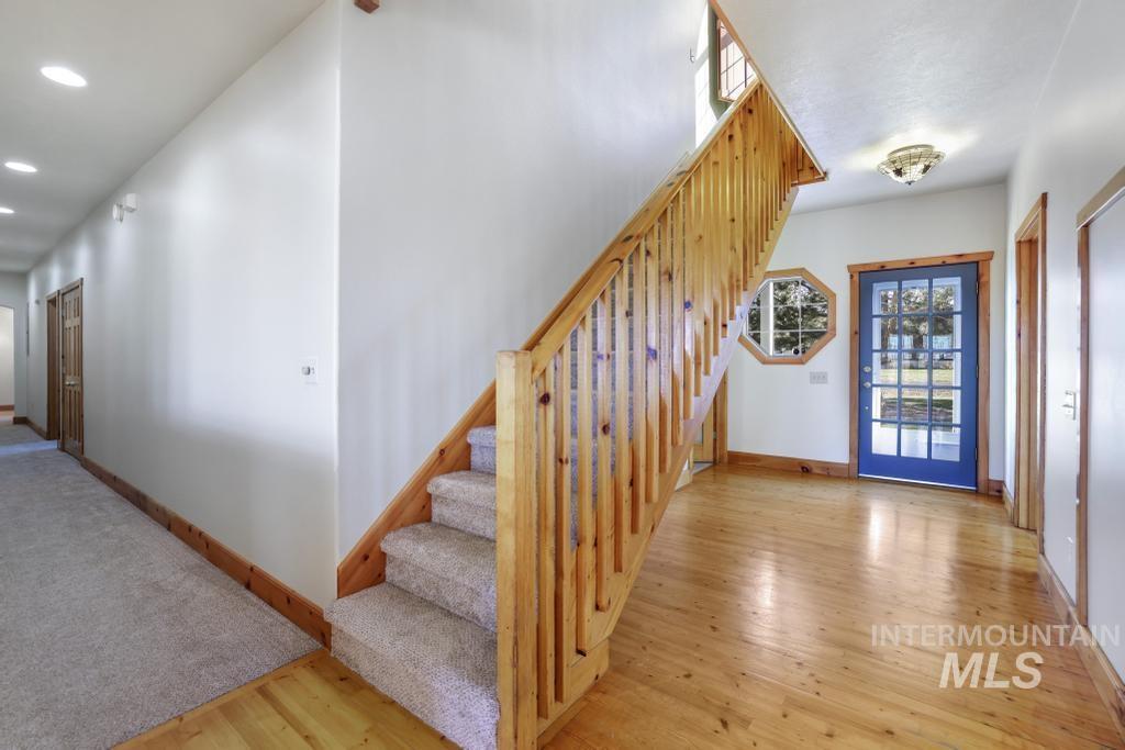 4133 Creek View Dr. Property Photo 6