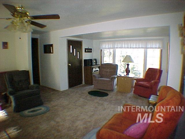 17 Summer Dr. Property Photo 8