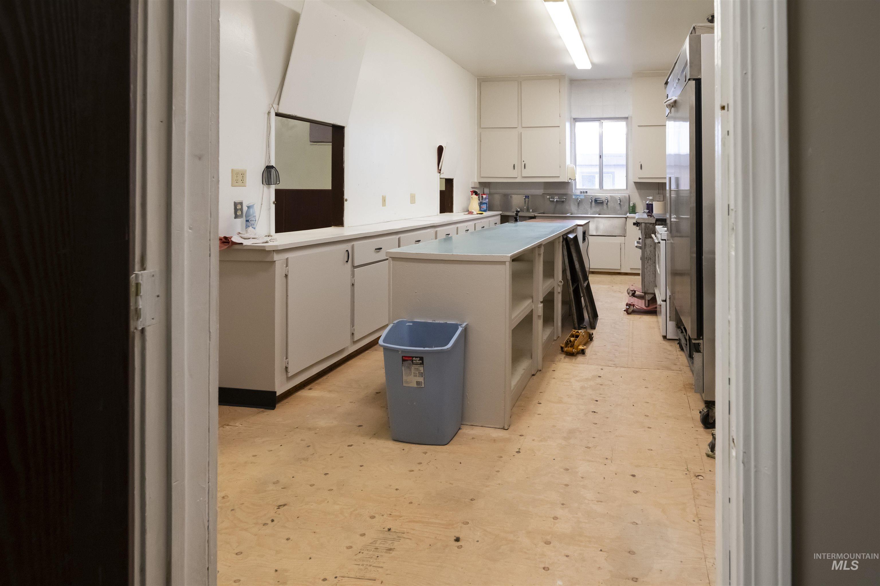 620 S Main Street Property Photo 16