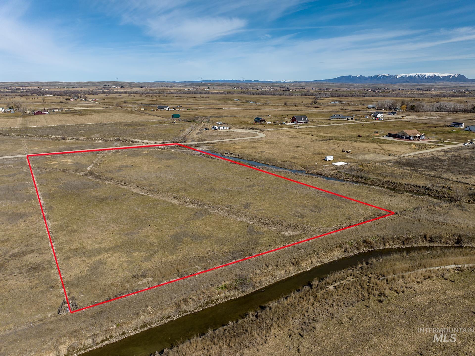 9215 Mallard Ln Property Photo 1