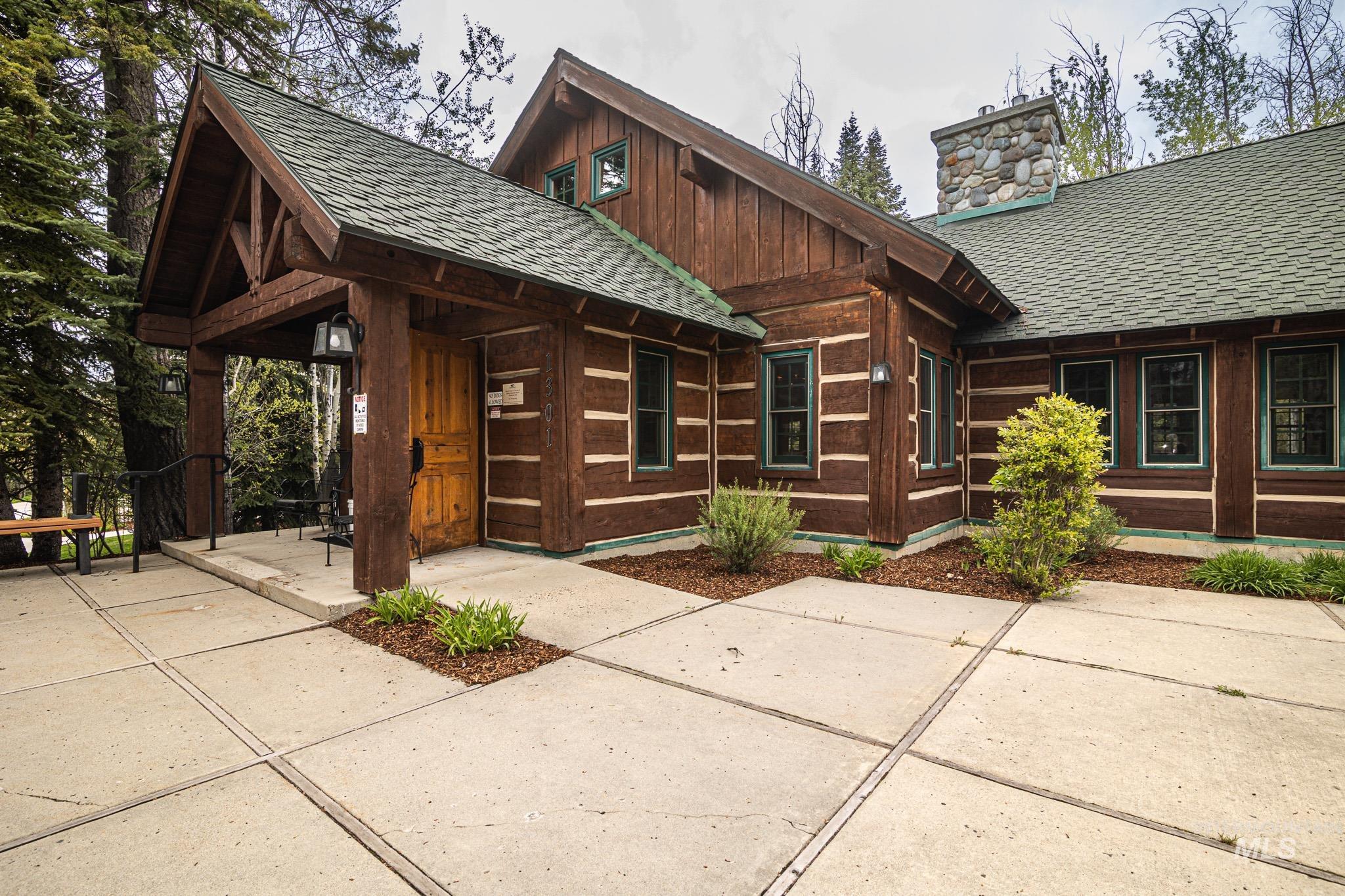 1000 Violet Way Property Photo 7