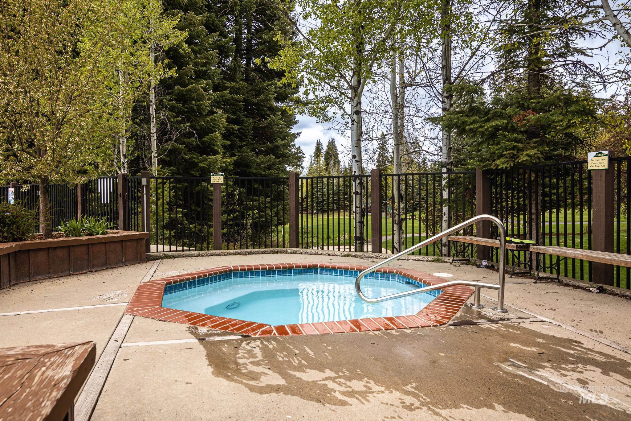 1000 Violet Way Property Photo 8