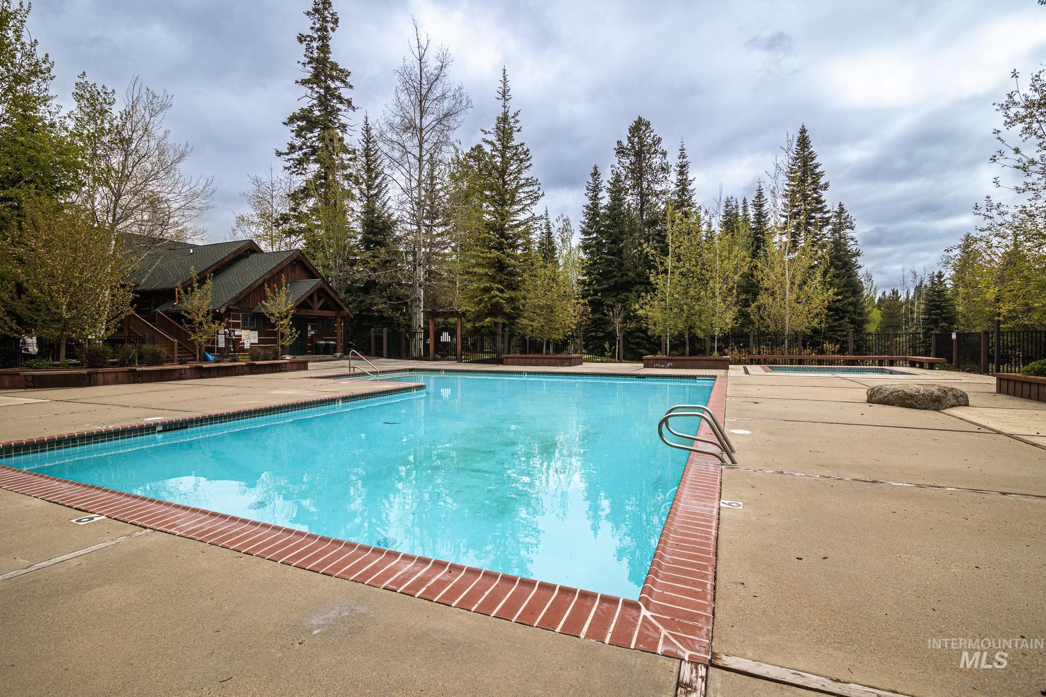 1000 Violet Way Property Photo 10