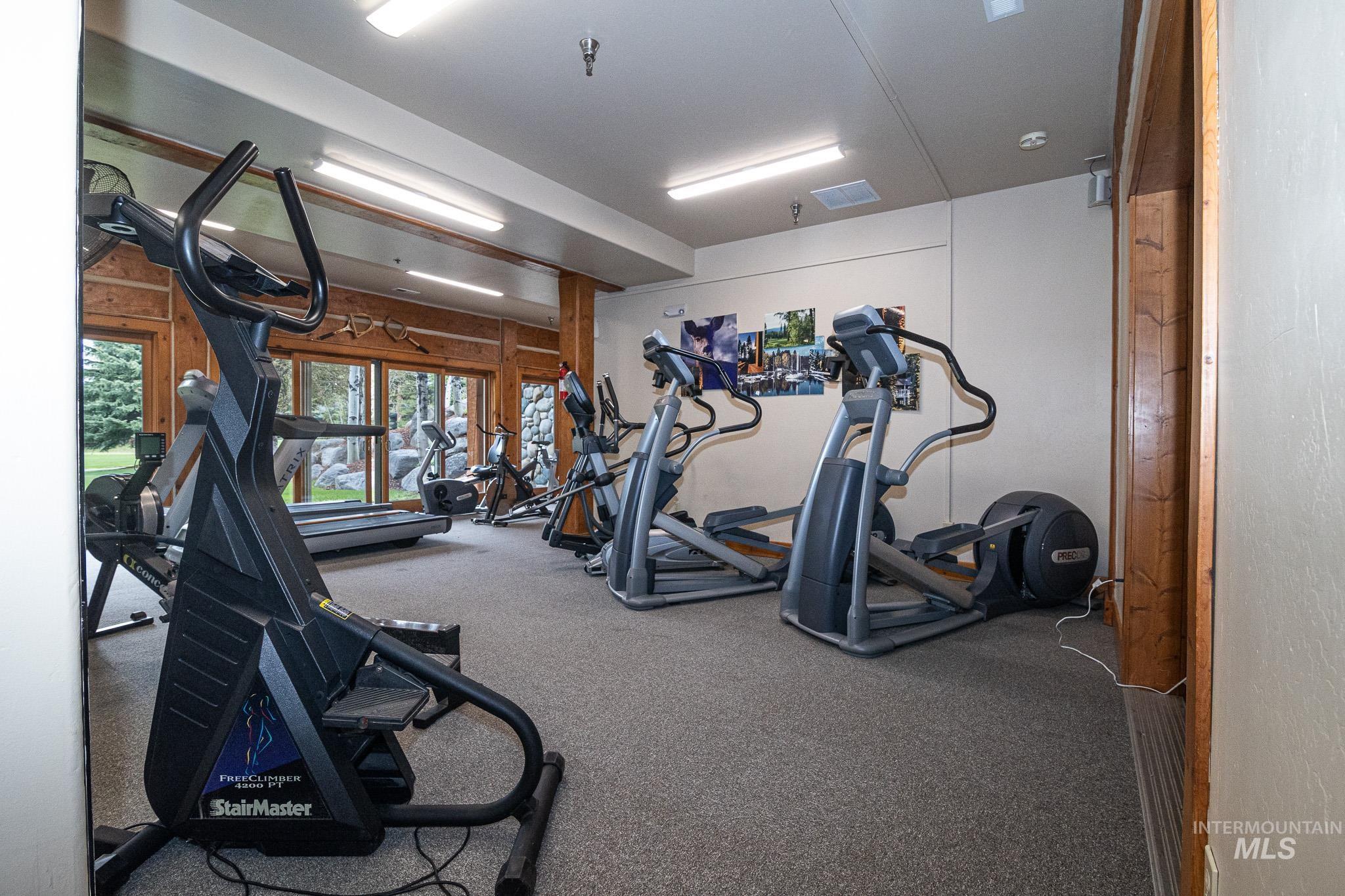 1000 Violet Way Property Photo 11