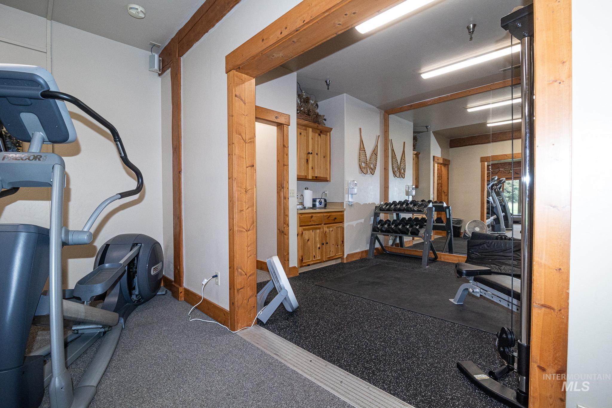 1000 Violet Way Property Photo 12