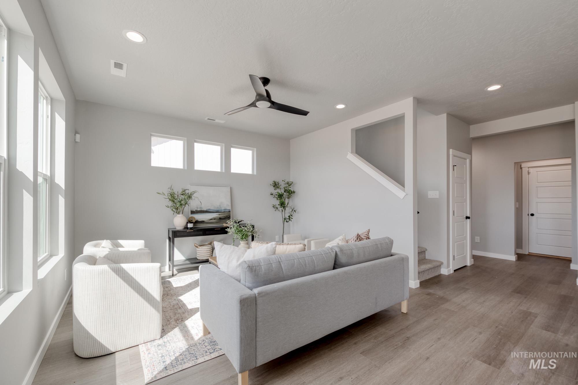 651 N Aleppo Way Property Photo 12