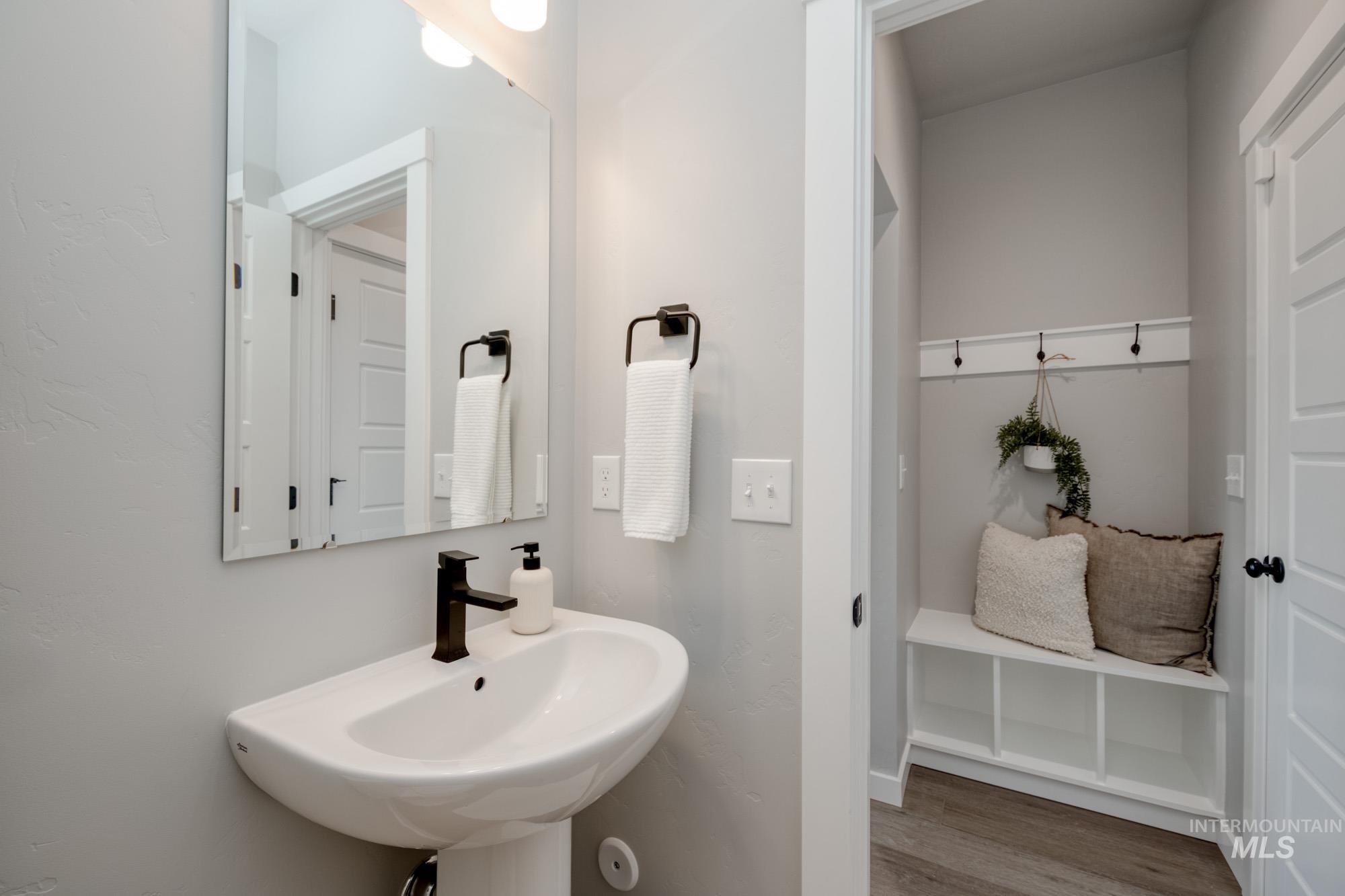 651 N Aleppo Way Property Photo 13