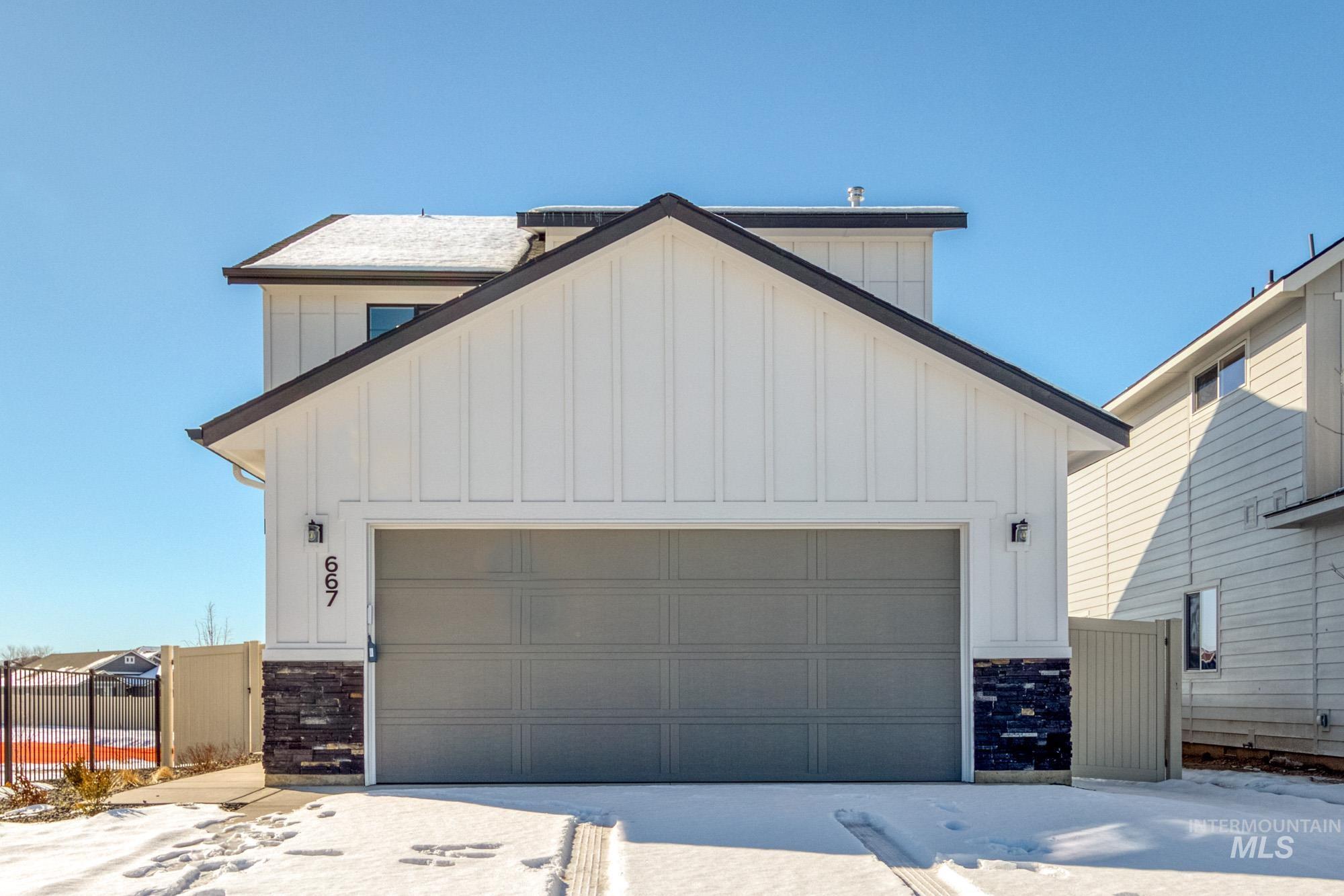 667 N Aleppo Way Property Photo 1