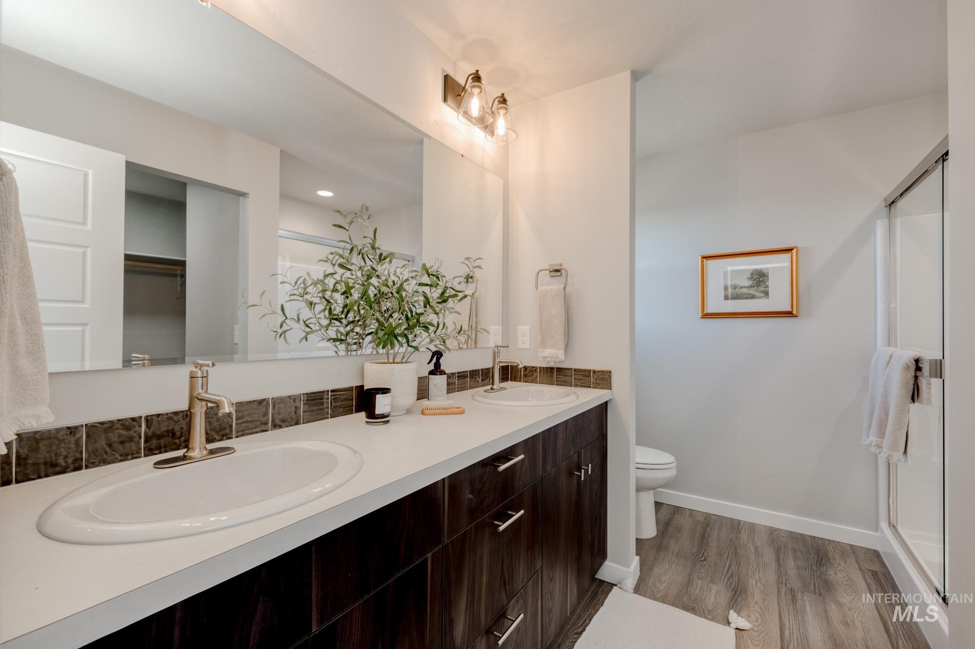 667 N Aleppo Way Property Photo 18