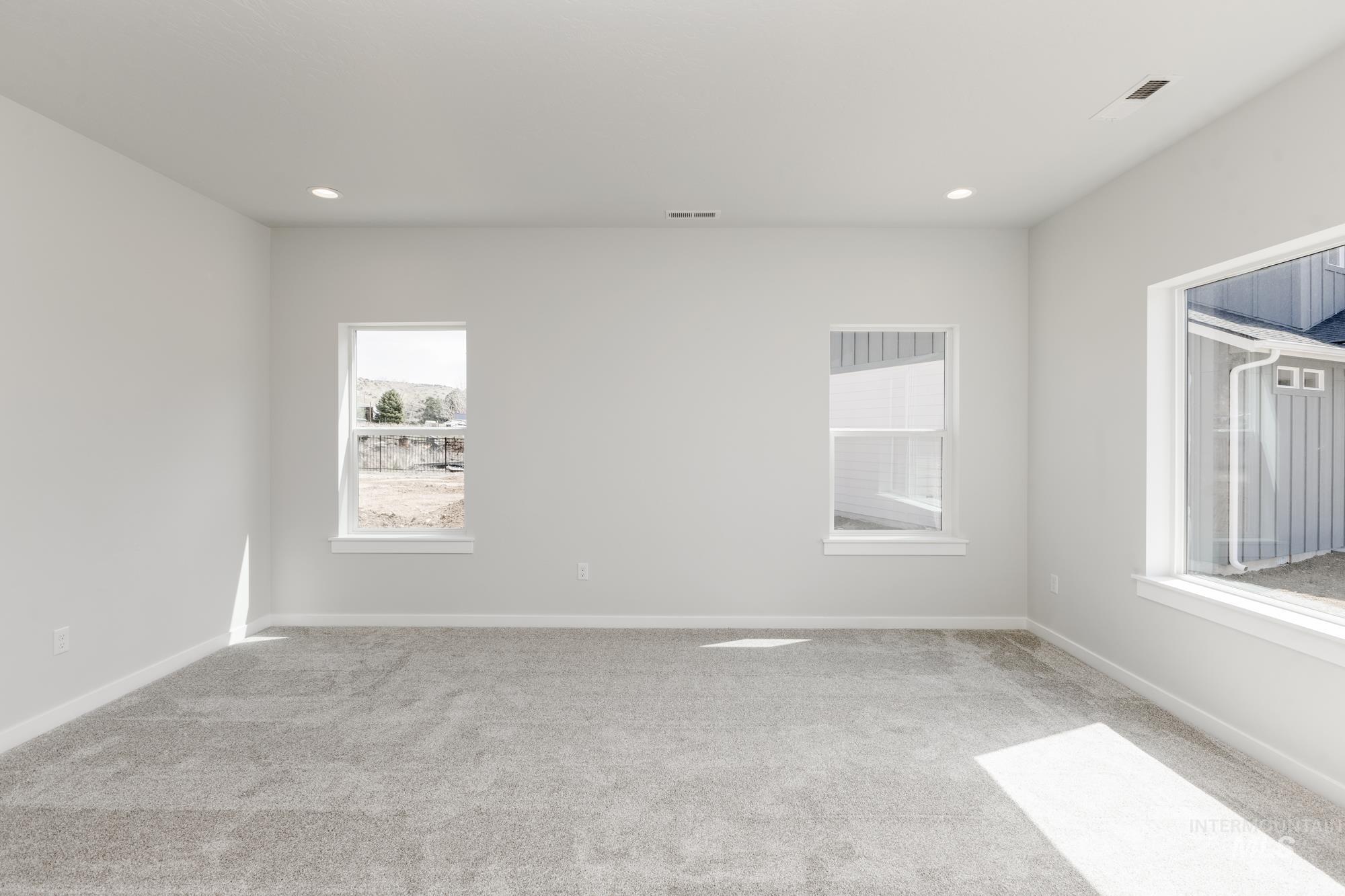 8592 N Ferris Ave Property Photo 16