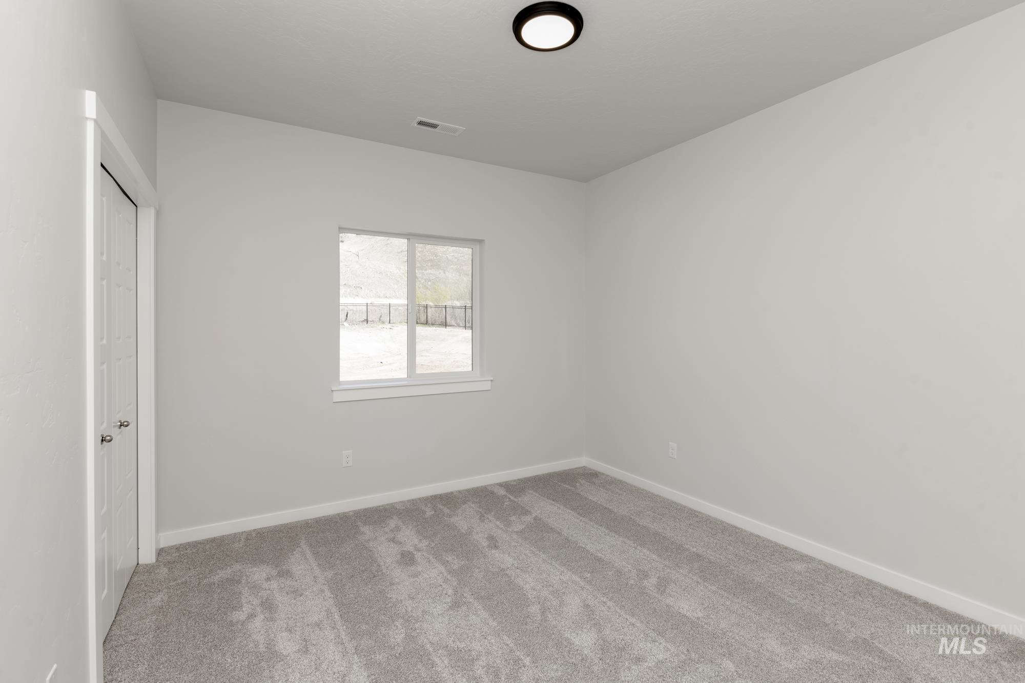 8592 N Ferris Ave Property Photo 18