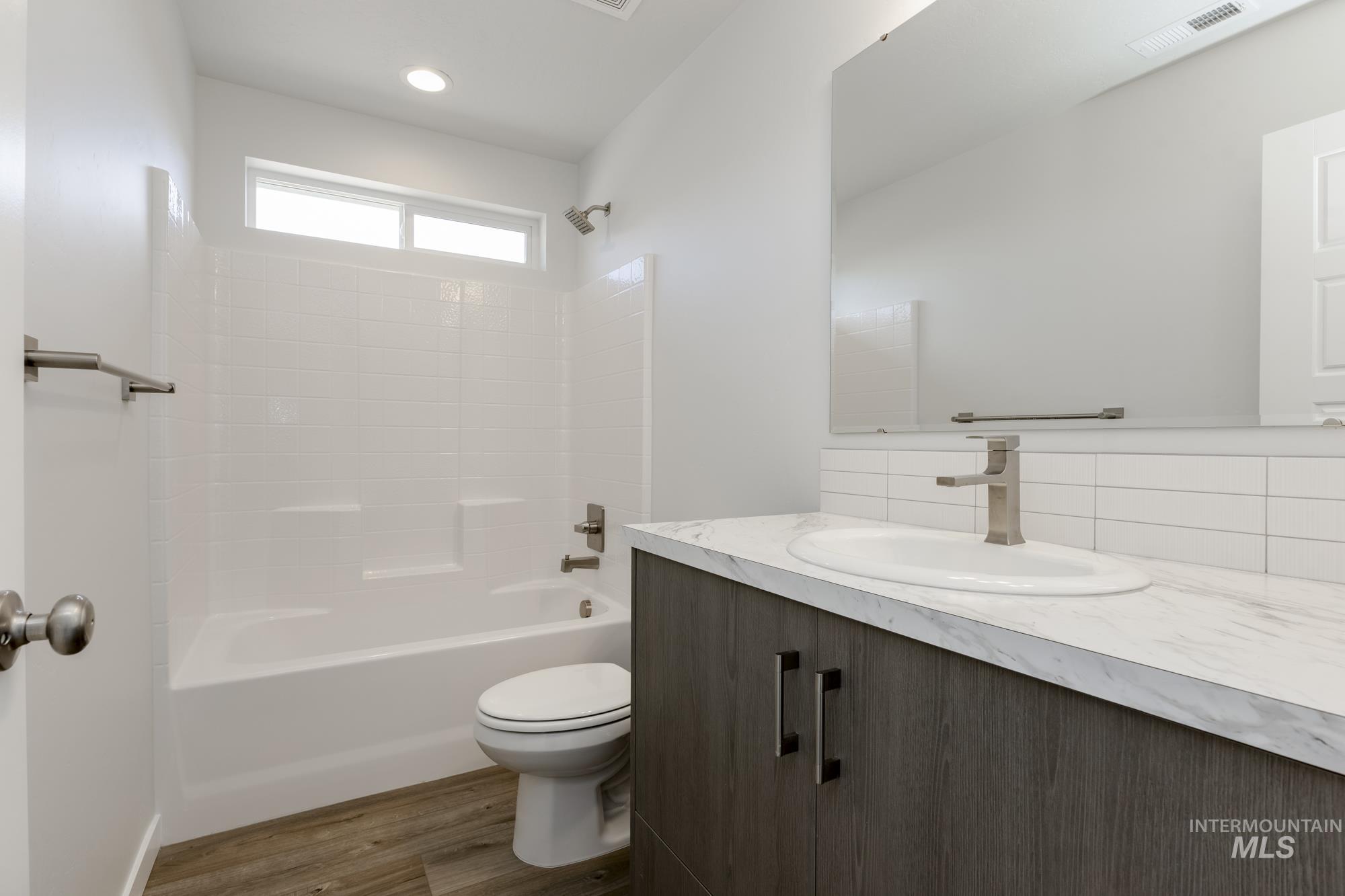 8592 N Ferris Ave Property Photo 25