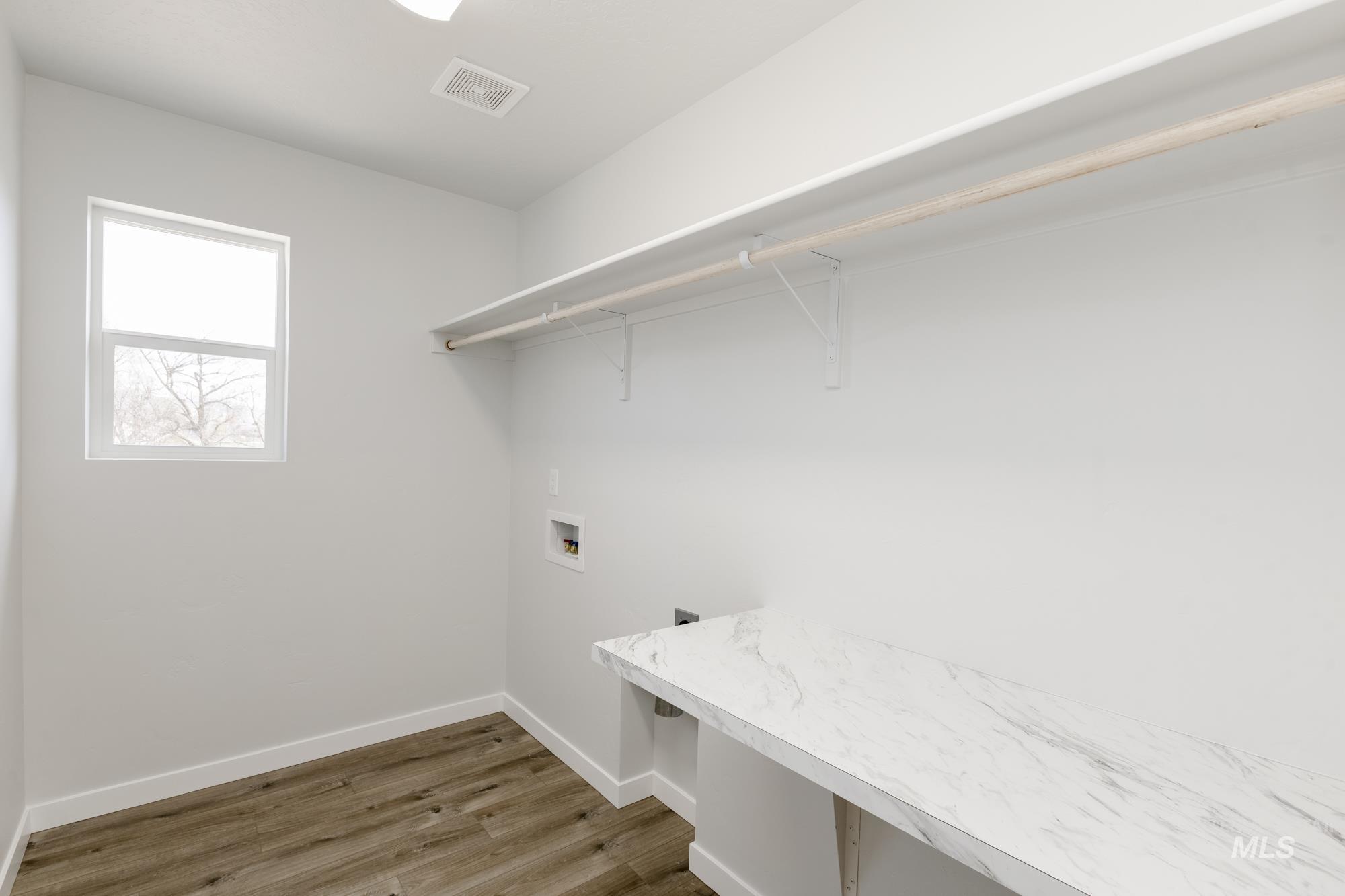 8592 N Ferris Ave Property Photo 26