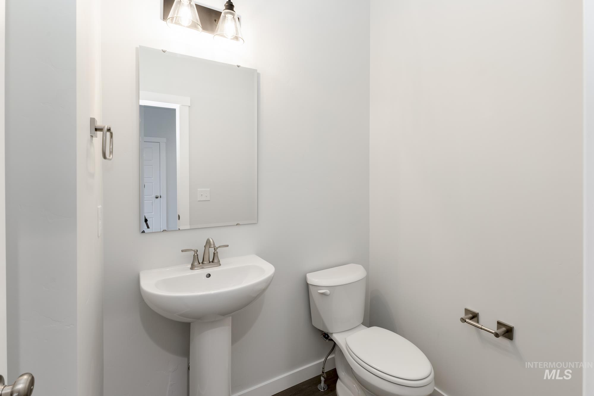 8558 N Ferris Ave Property Photo 14