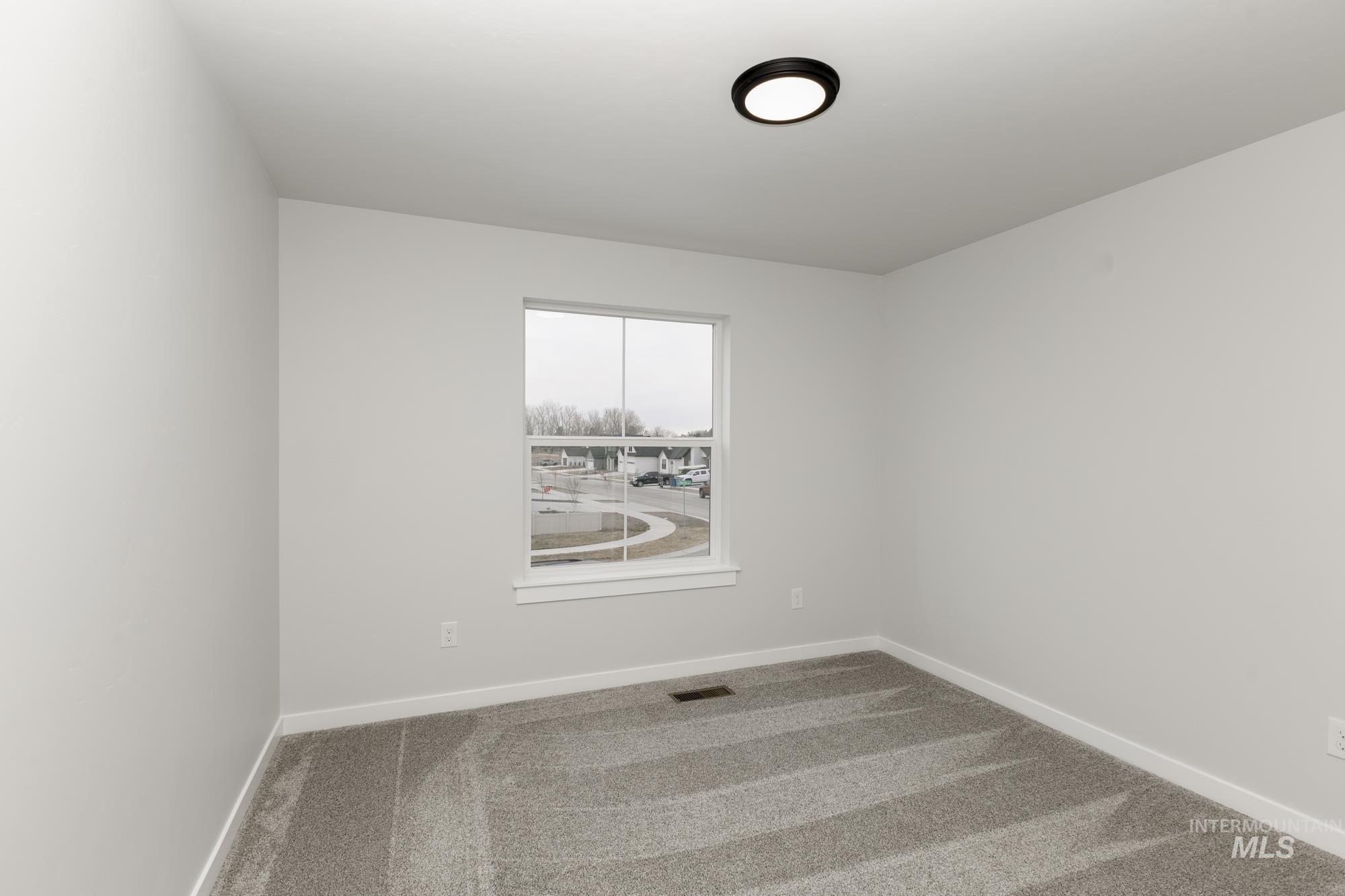 8558 N Ferris Ave Property Photo 18
