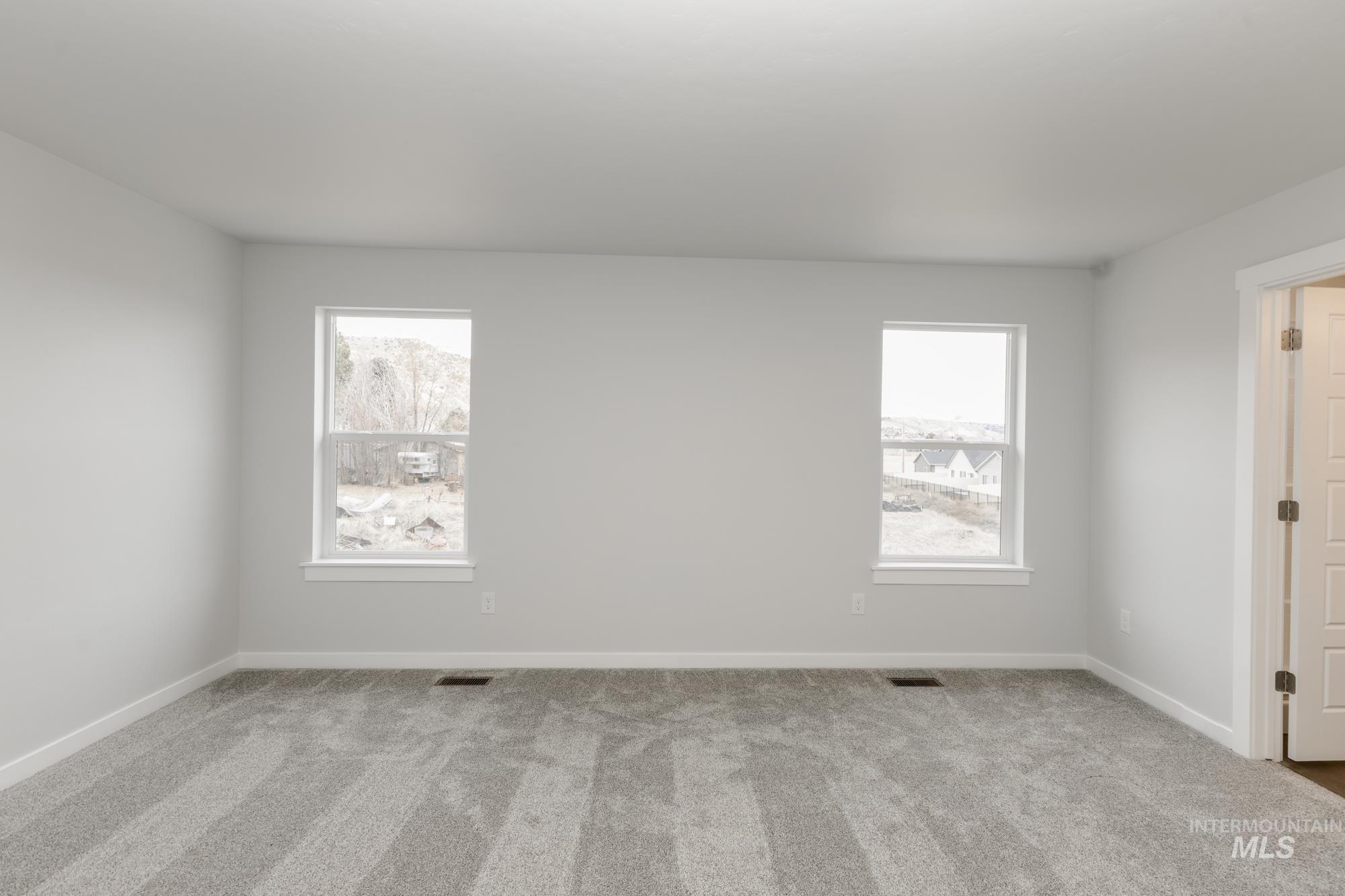 8558 N Ferris Ave Property Photo 23