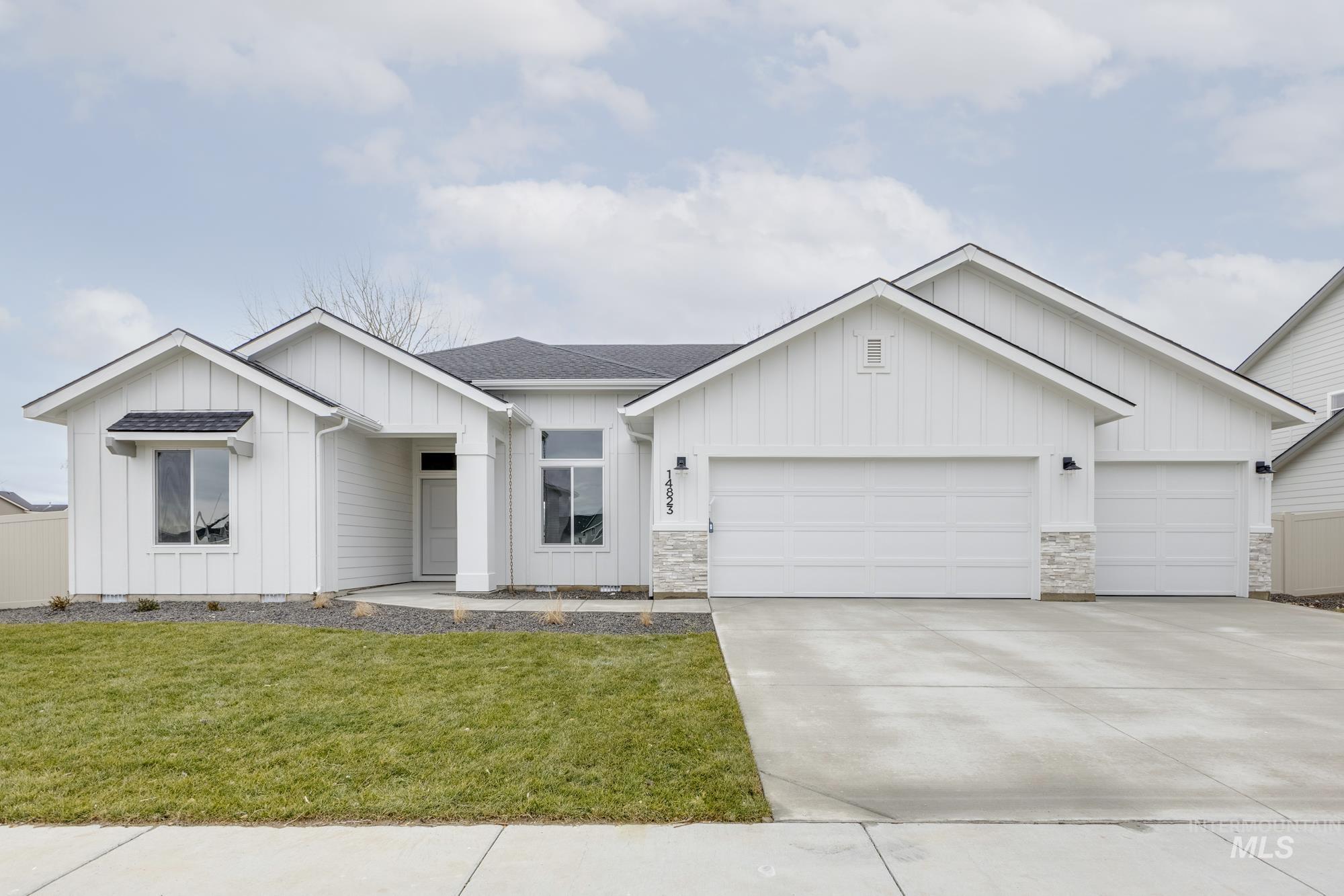 14823 N Fishing Creek Ave Property Photo 1