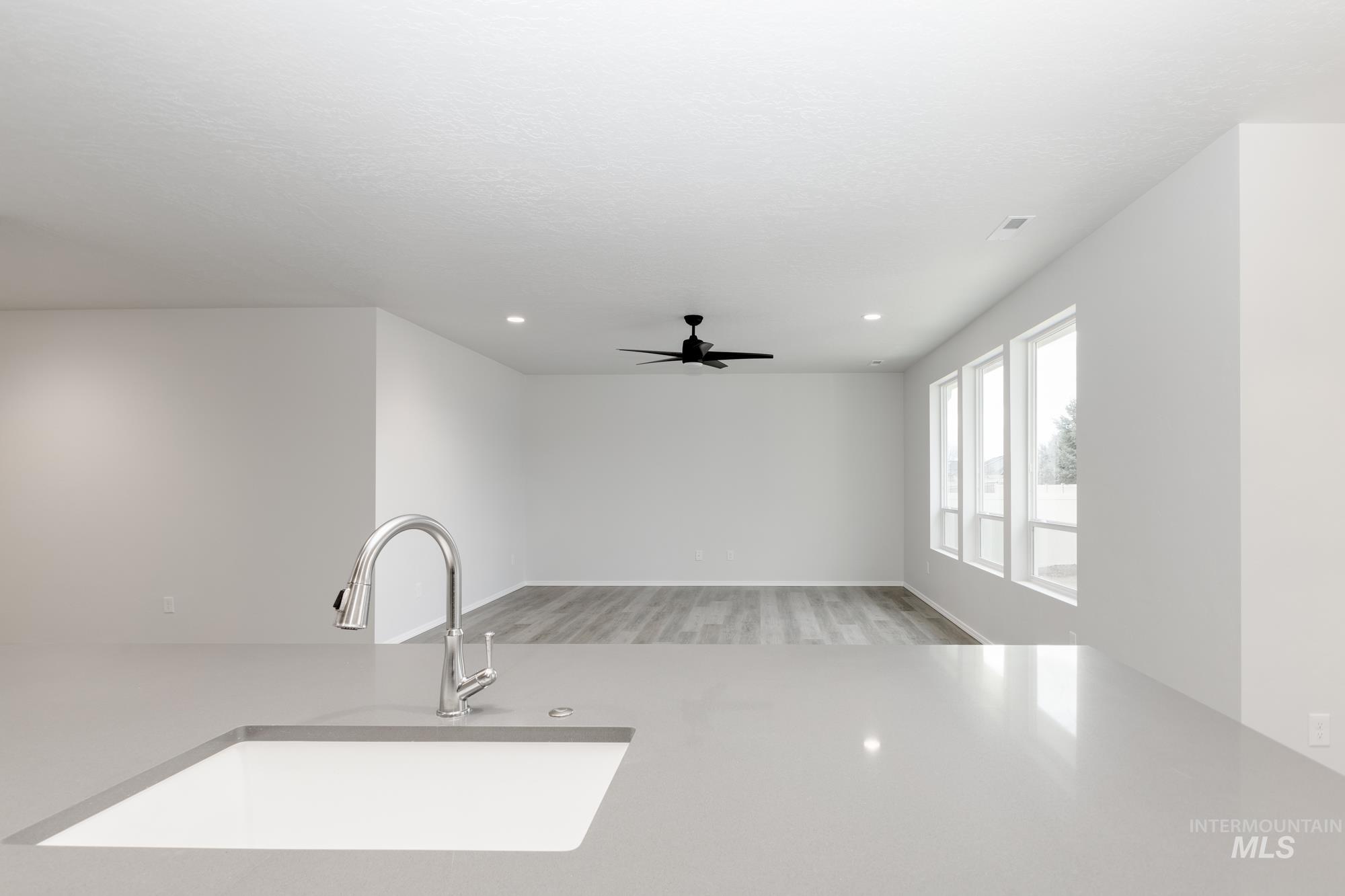 14823 N Fishing Creek Ave Property Photo 6
