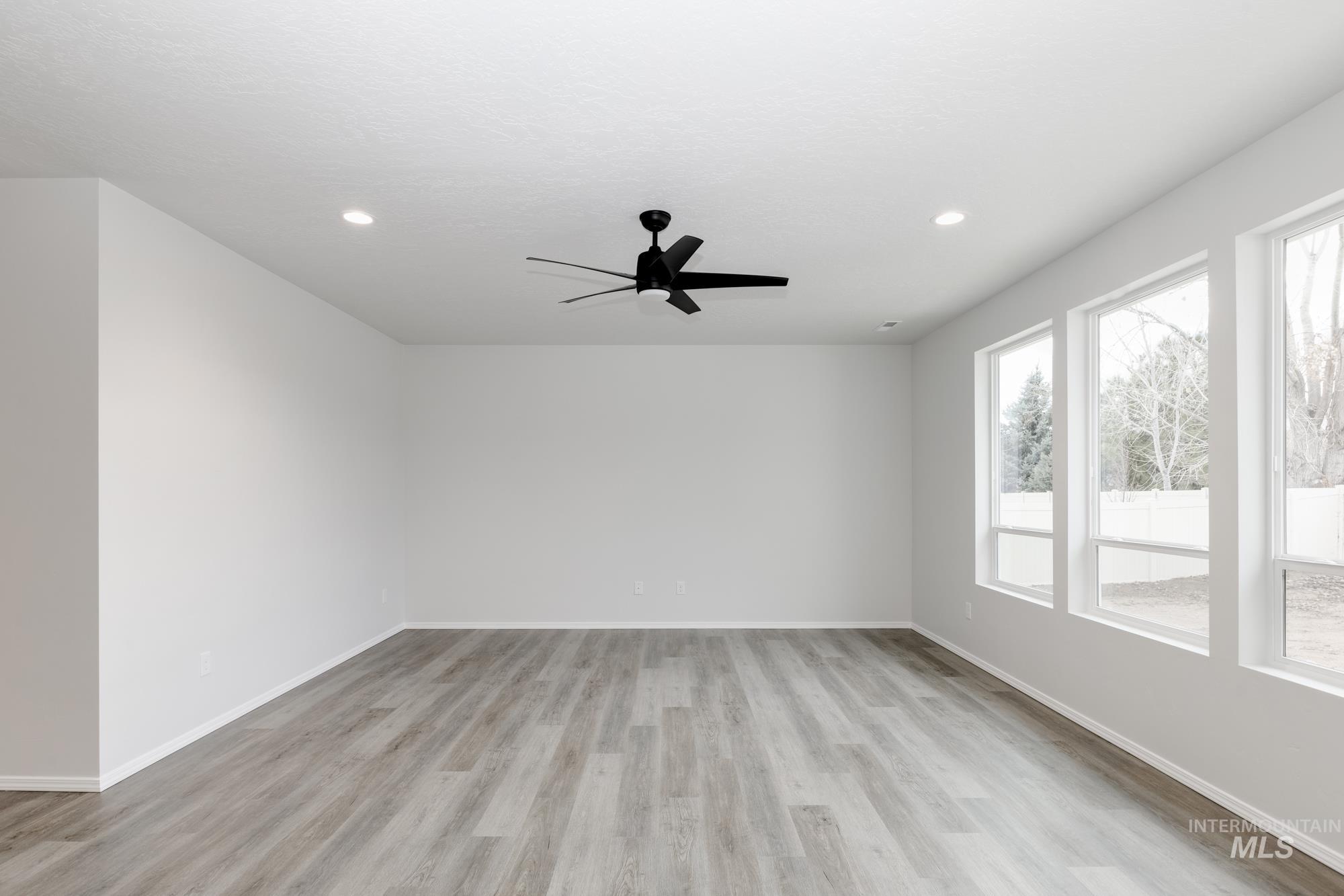 14823 N Fishing Creek Ave Property Photo 8