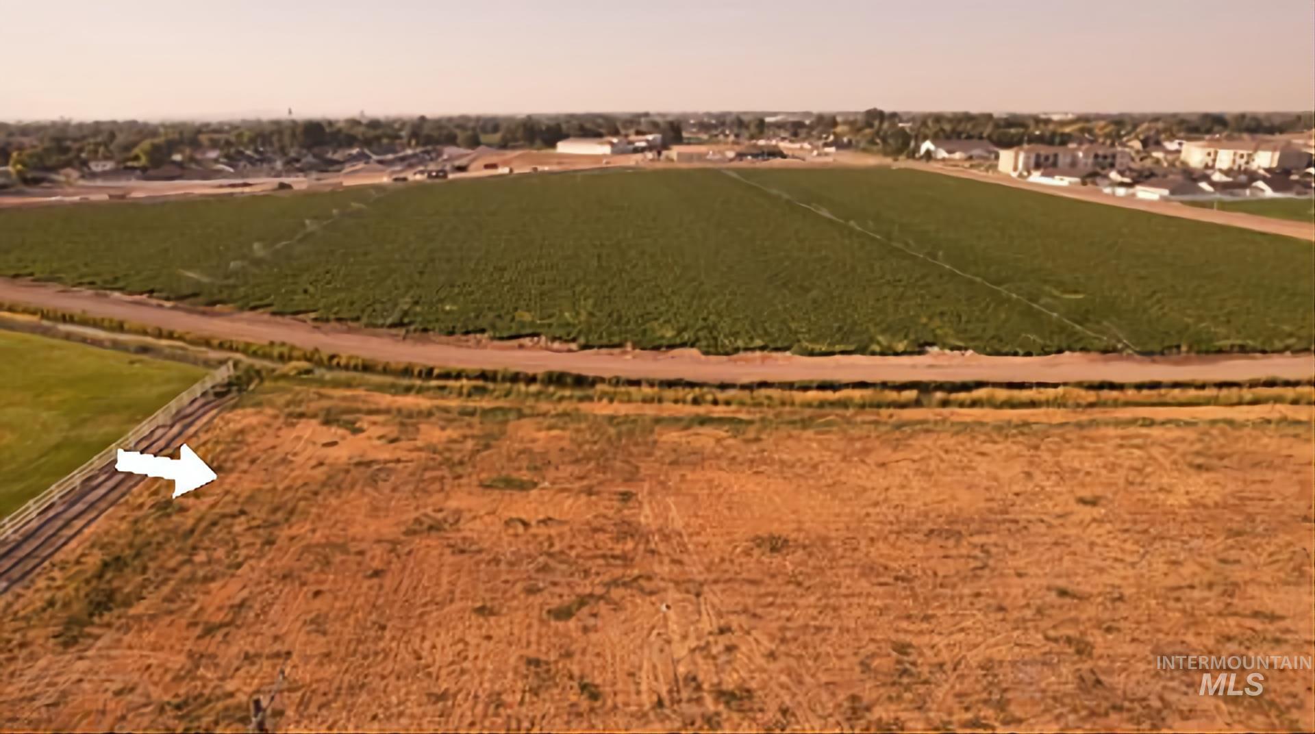 450 E 27th Property Photo 10