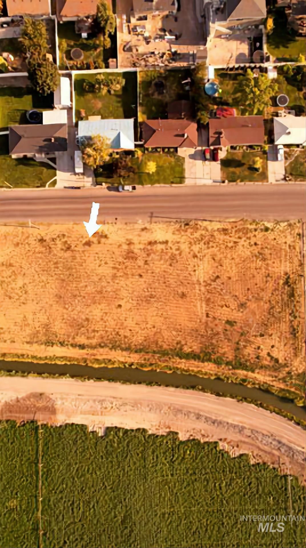 450 E 27th Property Photo 12