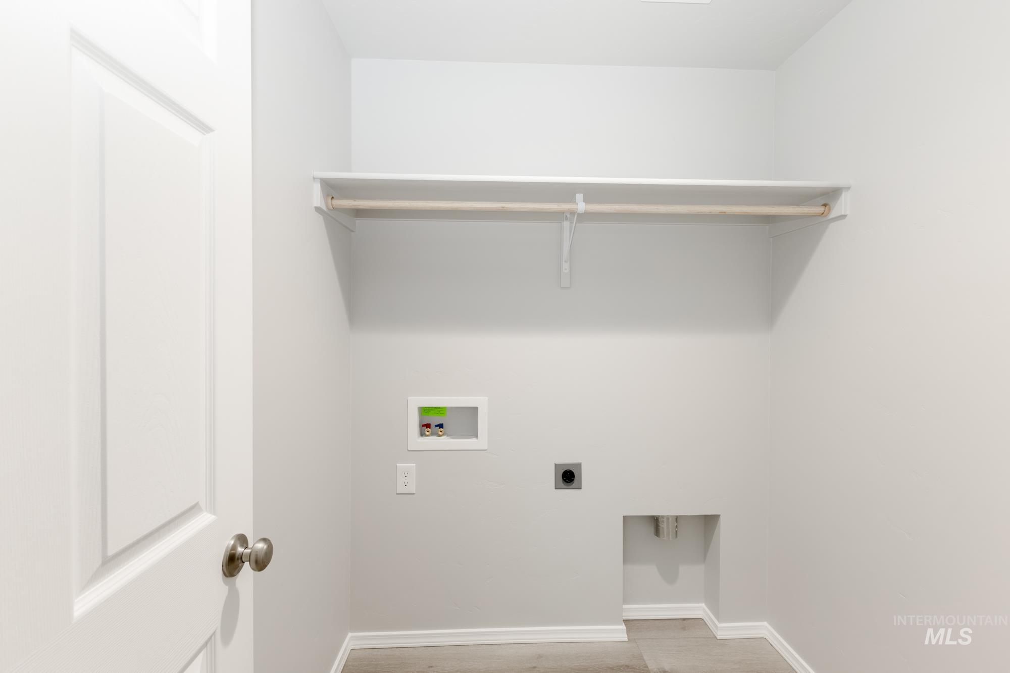 2861 W Caravan St Property Photo 17