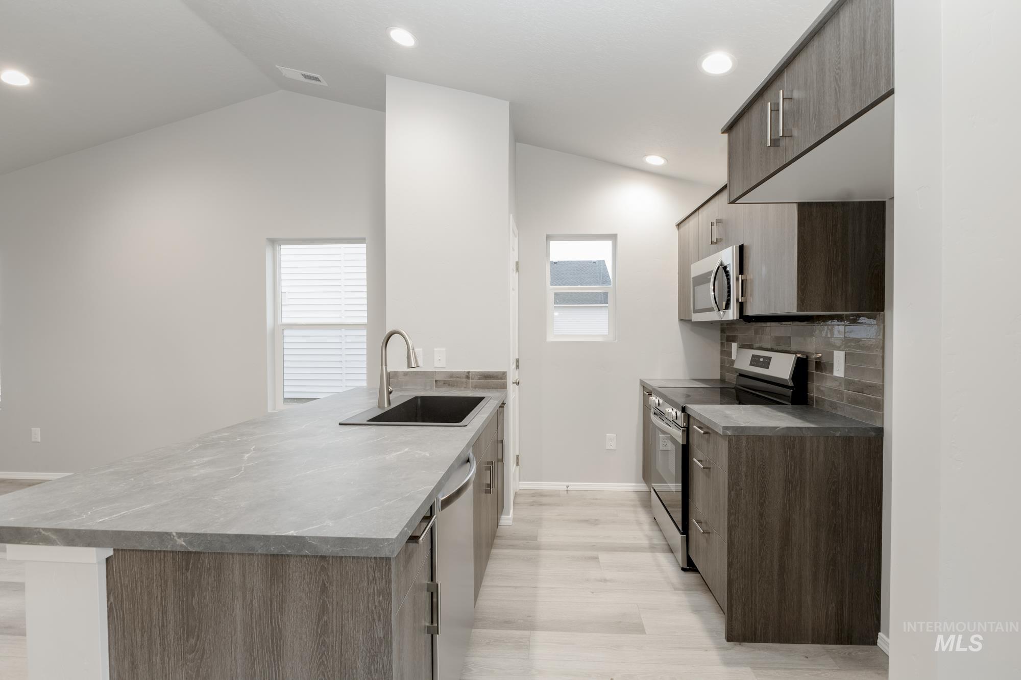 2893 W Lemhi Creek St Property Photo 4