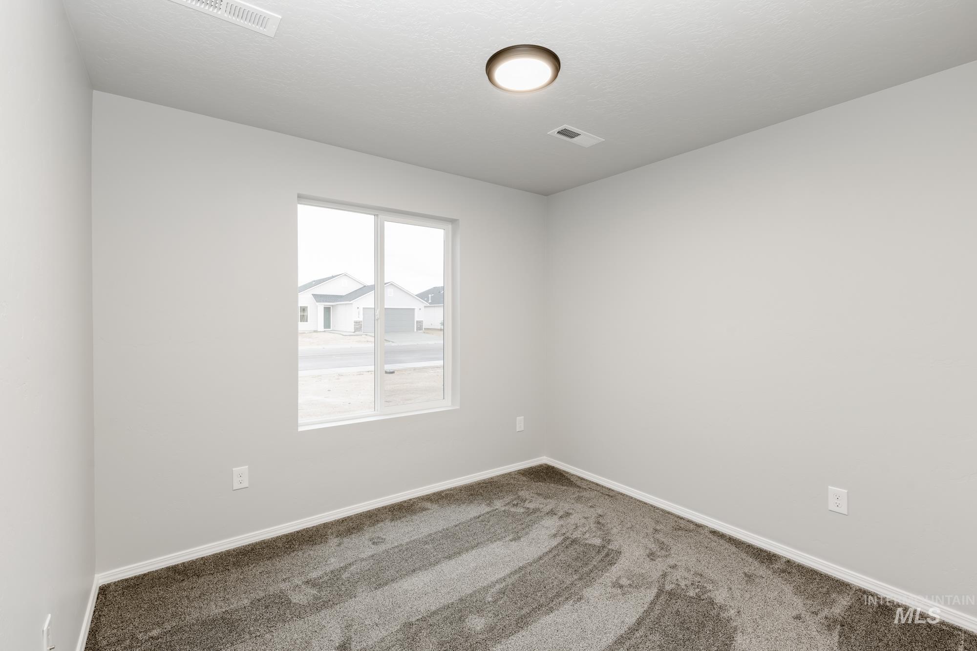 2893 W Lemhi Creek St Property Photo 8