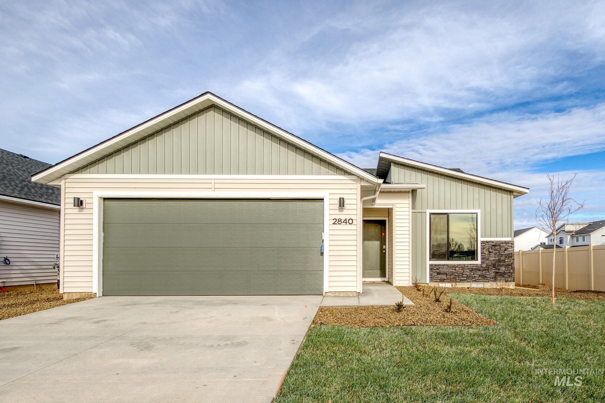 2840 W Caravan St Property Photo 1
