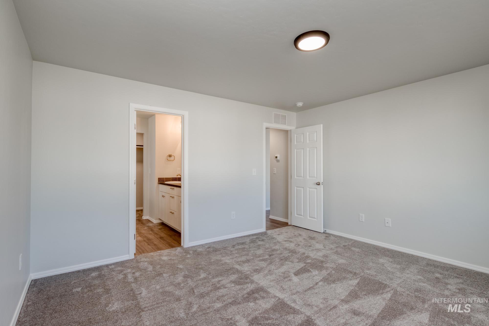 2858 W Caravan St Property Photo 16