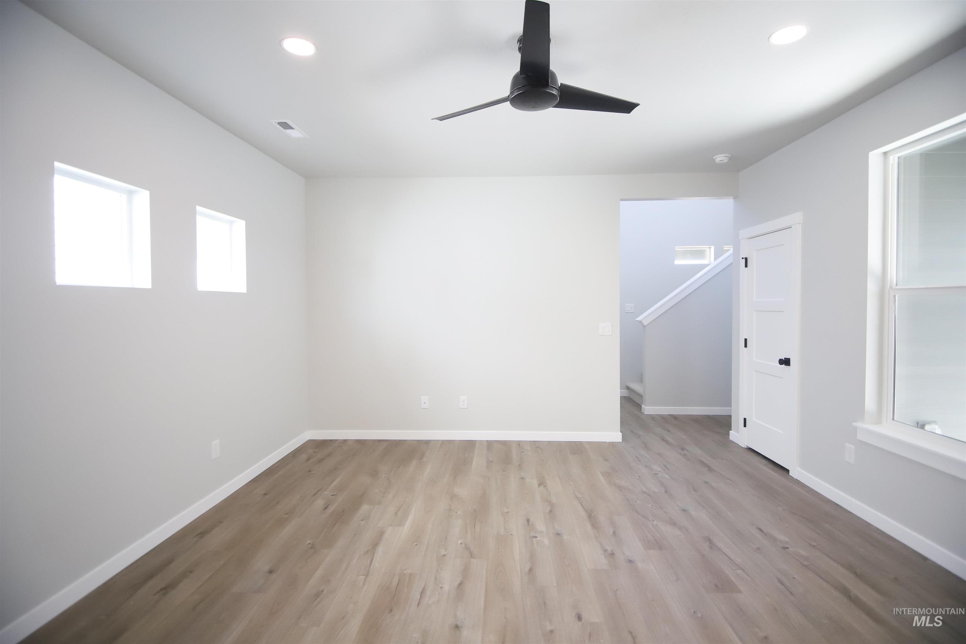 6940 S Cheyenne Ave Property Photo 10