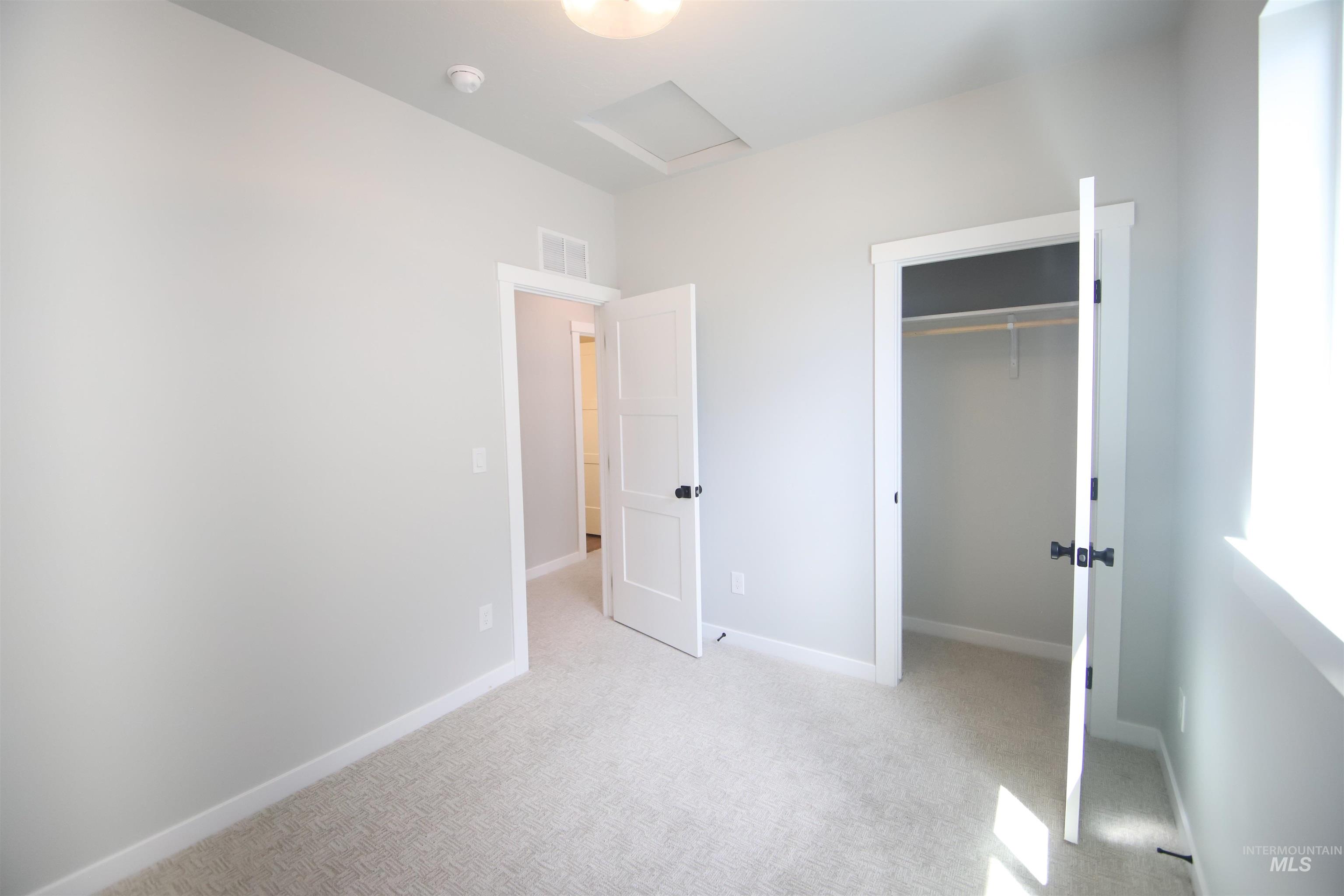 6940 S Cheyenne Ave Property Photo 13