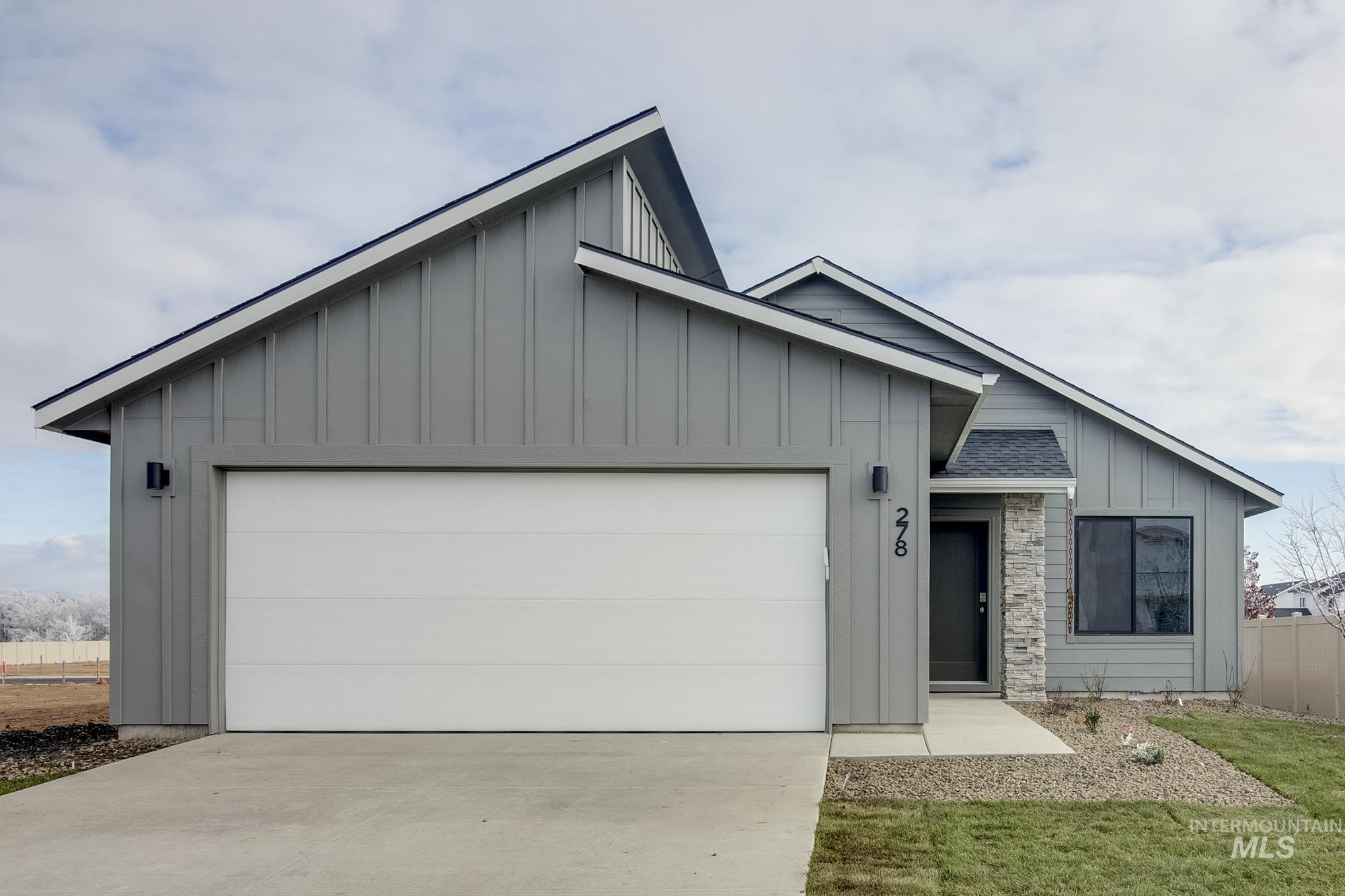 278 N Coltsfoot Ave Property Photo 1