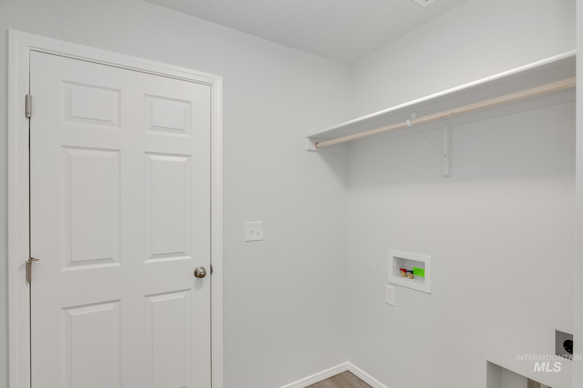 278 N Coltsfoot Ave Property Photo 9